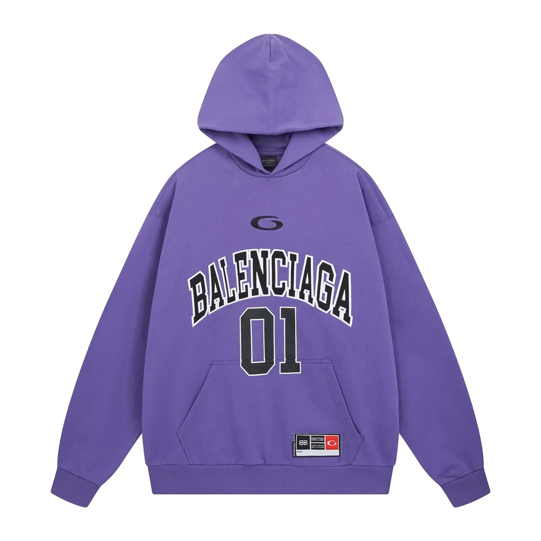 🅿️380 BALENCI*GA Paris' latest basketball jersey embroidered printed hooded long-sleeved sweatshirt. The front embroidery is embroidered and printed with a Tajima computer embroidery machine. The car seal is printed on the lower left corner and the back panel is printed. The effect is three-dimensional. Exclusively woven and dyed 460g fabric. Threads are dyed in the same cylinder with zero color difference. Brick cabinet synchronization. Welcome to compare. Same style for men and women -Color: black purple -SIZE: Xs S M L Style number 8956#