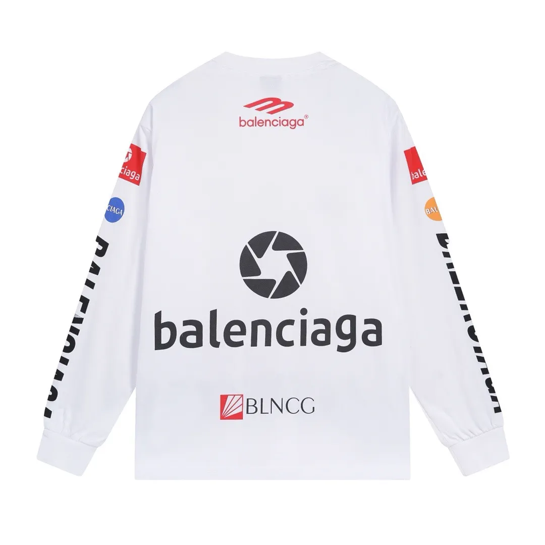 🅿️220 real photos [Top version. Official website quality] BALENCI*GA/Paris BALENCI*GA#2024 latest model, multiple LoGO classic prints, collar embroidery, ready-to-wear worn long-sleeved T-shirts. Brick cabinet synchronization. Genuine products are developed and developed in the first time. Welcome to compare! Notice! ️The authentic product is worn and worn throughout. The fabric is made of Paris ZP custom-woven and dyed 100% cotton with double yarns and compact cotton. The weight is 260 grams. The cloth surface is clean. The cloth pattern is clear. It is soft and comfortable. It has good color fastness and is not easy to change color. The threads are woven and dyed with no color difference. The printing is done by computer direct printing, and the rib embroidery on the front collar has a three-dimensional effect. The garment is distressed and worn, with ultra-high craftsmanship. The version adopts the OS loose shoulder style. Same style for men and women. Coding: BL225011 Color: white, dark gray blue Size: XS S M L