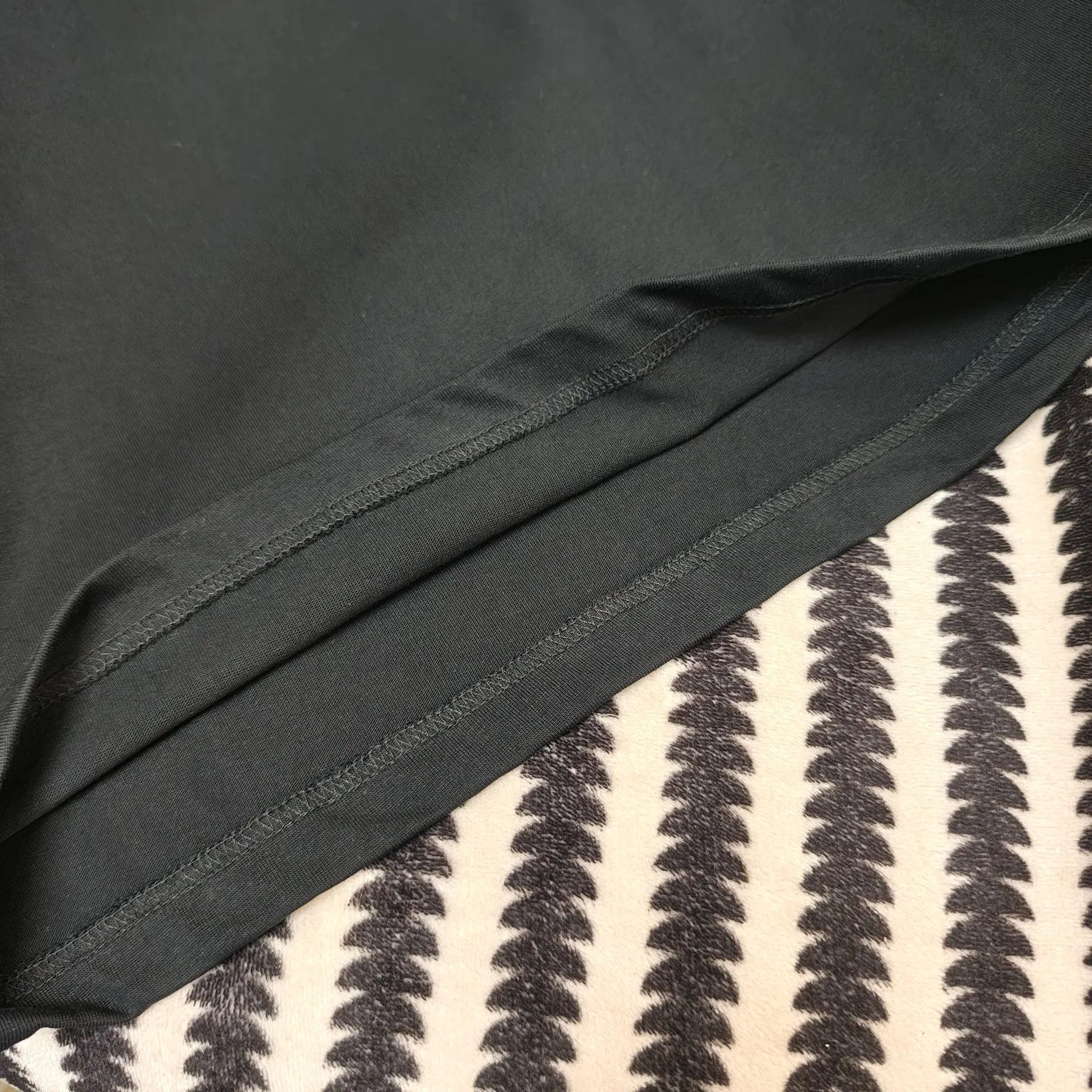 🅿️180 Balenciaga 🌟New summer style🎽made of pure cotton fabric, super soft and skin-friendly! High-grade hand-painted printing with logo, design embellishment, neat and detailed wiring inside, making the upper body fashionable! High-end and versatile model, the quality is visible! Size: S-XXL Color: black, white