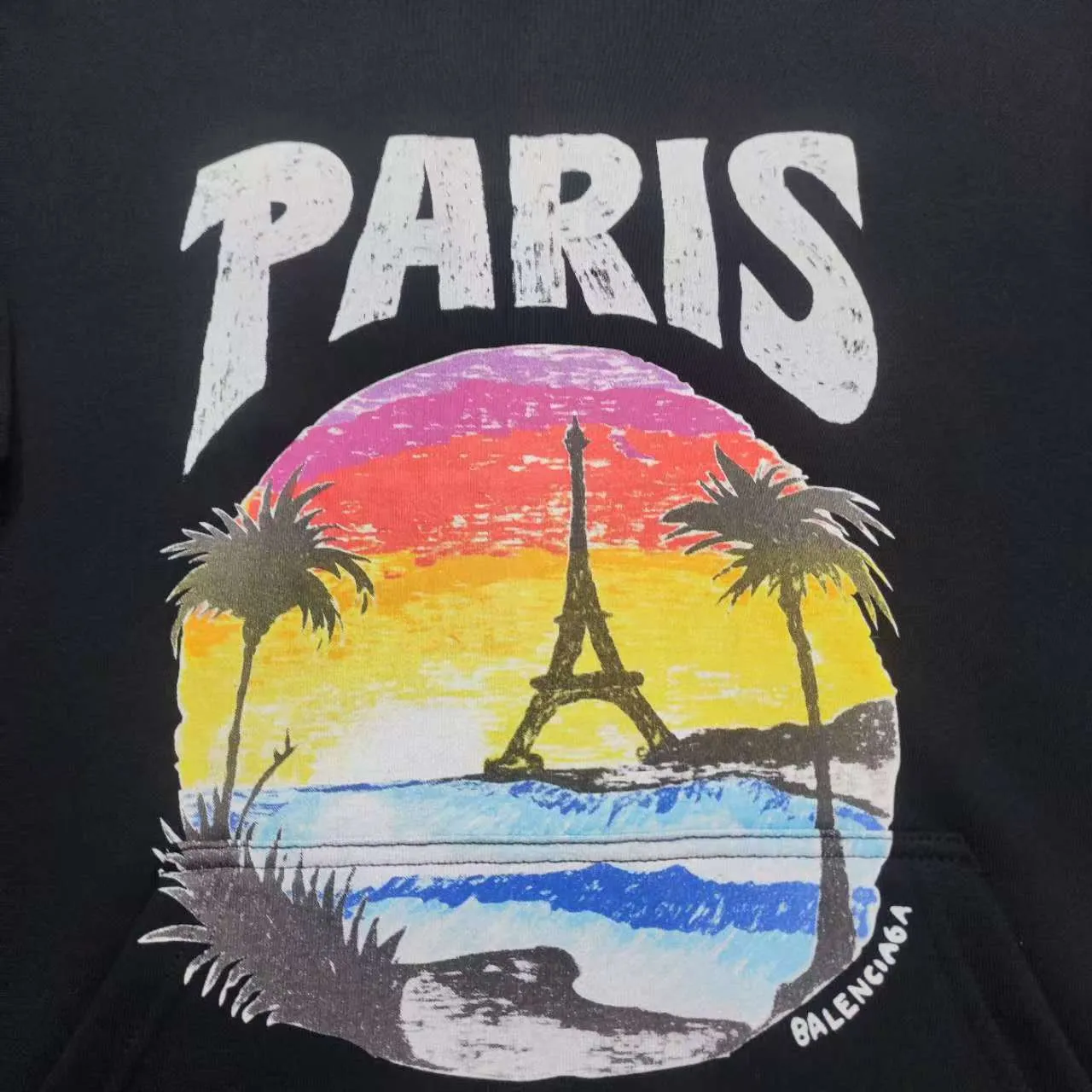 Top version Balenciaga Hawaiian limited print hooded sweatshirt ✅No.1 quality in this market Real ceiling quality ✅All original development pays attention to details to avoid stolen pictures mixed with merchants ✅Correct 450g custom-woven and dyed 100% cotton double yarn compact cotton fabric ✅Imported Kangli direct-injection printing color ZP consistent ✅Letter tearing process clear and firm without hand feel ✅Ready-made garments washed and distressed Super heavy craftsmanship Good color fastness ZP consistent Here explain why I am a little more expensive than others. 1. It seems to be simple printing or embroidery, but in fact it is not simple at all. 10000% imported machine restoration is not just a lip service. You are welcome to compare with peers. 2. Each model is produced by the company, and the details of the workmanship and fabrics are consistent with the original ones. It is guaranteed to have no color difference with the counters. Reproduction is not scary. Whoever is fake will be embarrassed. It’s not shameful to make a replica, it’s shameful if you can’t buy the correct version if you make a replica.  3. Note that the threaded collars are all original collars of certain countries and regions, with high wrapping. The width of the neckline and cabinets are accurate to the millimeter. Thick necklines are not easy to deform. The collars of high-end products are all restored cabinets. They are different from the big collars in the world. Ordinary garbage short-sleeves are printed with a print. The clavicle of the upper body is exposed. Please be patient. Customers who have bought genuine products or have seen genuine products will come back to place orders again. This is quality. This is quality. 4. Different styles of washed wheat main wheat, including imported wheat, have different colors and codes. Really restore the counter. As we all know, Balenciaga's collar labels in each quarter have different English or different colors. This distinguishes fast food from the world's same-colored main wheat washed wheat. 5. Pay attention to the workmanship. The stitching at the neckline has no folds, smooth and natural without overlapping lines, and truly restores this. This is something that many people cannot do. 6. The fabric is made of 450g Paris-specific double yarn. No one can make better fabrics than my family. There's really no way to compare it with the ordinary version on the market. Respect it. It's genuine and costs thousands of dollars anyway. Don't go wrong with the quality of street stall products. 7. The workmanship is fully restored and the packaging is fully restored. The cost is huge. 8. I guarantee here that this is the highest quality you can find. P: 490 Size: XS-S-M-L (The correct version is very large)