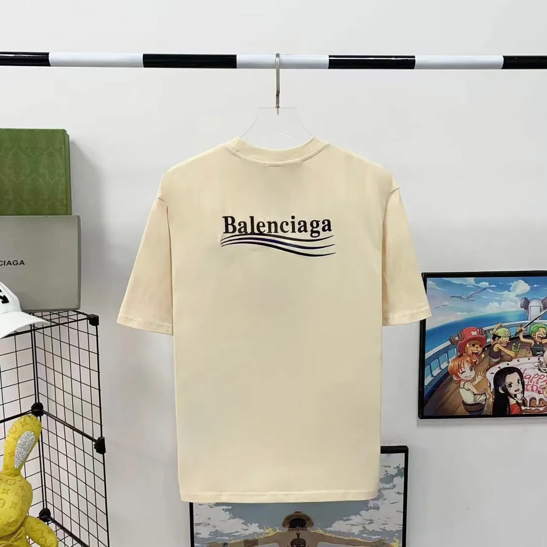 [New arrival] The top tested version of Balenciaga BALENCIAGA Cola Malone embroidery printed male and female couple star same style short-sleeved T-shirt in three colors, guaranteed to be the same as the original fabric, no color difference! Customized dyeing in a package! INS, Xiaohongshu’s popular style, classics that never fade away! The king of orders in Spain, the fried chicken is highly recommended! 32S 280g pure cotton double yarn fabric, comfortable and wide! Full of drape! The printing uses Tajima embroidery machine imported from Japan, which is known as the fighter among embroidery machines. The embroidery is meticulous, with no threads or skipped threads, the printing and embroidery are full and fine, and the letter spacing is consistent with ZP! Wearing it gives you full confidence and peace of mind! The labels and washes are all correct! On behalf of G at the same level! Consistent packaging at the counter!  Size: XS-L Color: Beige, taro purple, active gray, light hemp gray, beige P:260