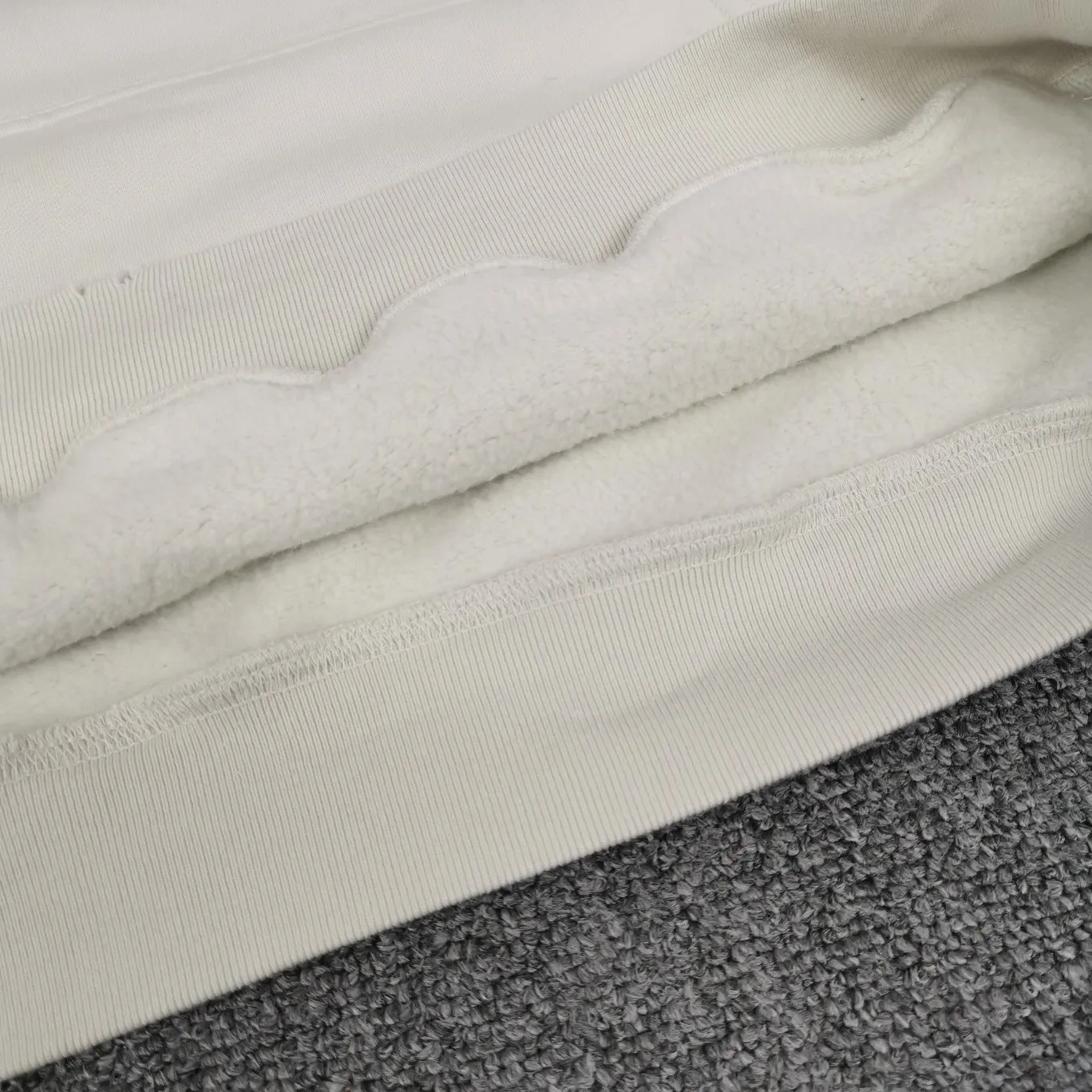 [Off the shelves, only accepting orders] The top-quality and verified version of BALENCIAGA Balenciaga signature lost stickers, the same autumn and winter pure cotton hoodie sweatshirt for male and female couples, HI MY NAME IS (), IF I AM LOST TAKE ME TO THE BALENCIAGA STORE. My name is (), if I'm lost please take me to the Balenciaga store. No matter where we go, we will never get lost! No matter how long we walk, we will eventually return to Balenciaga. A very interesting item. This single fabric is made of 520g custom-woven fleece fabric, which is full of drape. It uses the same materials as the original version and has the same weight and feel. The printing adopts screen printing technology, and proportional foaming powder is added to the glue. Repeat printing three times and dry at high temperature to make the printing firm, slightly convex and not easy to fall off or fade. Customized washed logo, main logo, hang tag, and hoodie, all consistent with the original version. This style is a regular style, with a hoodie, and the clothes are distressed (with holes and torn by clamps) Size: XS-L (can wear up to 230 pounds) Color: Fluorescent orange milky white P: 490
