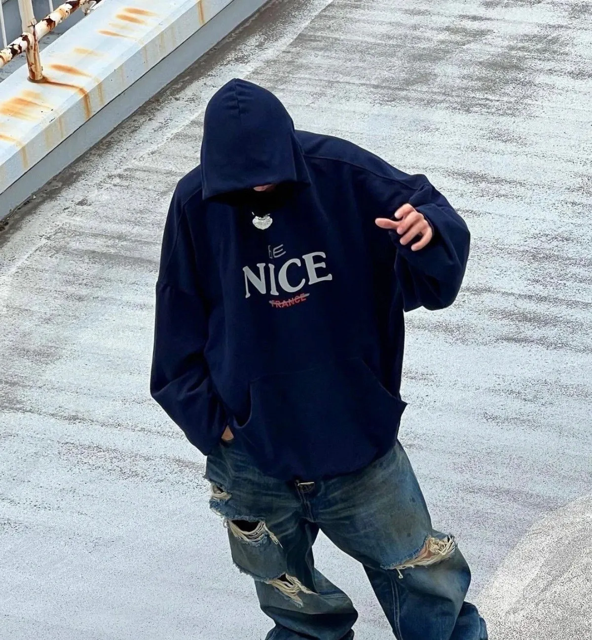 ♻️💯Reference model picture for the upper body❤️The top tested version weighs 520 grams 23FW Balenciaga BALENCIAGA NICE letters are aged and washed, loose and heavy, breaking the same style of pure cotton hooded hoodie sweatshirt for male and female couples stars. It will definitely attract attention when going out with couples style! Fashionable, relaxed and stylish, the atmosphere is instantly full! NICE printed letters have a very good meaning! The whole body adopts multiple destruction techniques, and it will definitely follow the pattern! Live broadcast artifact! The correct version has custom-woven embroidered auxiliary labels on the cuffs, which are double-sided. BALENCIAGA LOGO shows high-end temperament! Made of heavyweight 520g pure cotton fabric, 100% identical to the original! Custom woven and dyed, soft and comfortable, delicate and waxy to the touch, very comfortable on the upper body! The simple and fashionable round neck design is simple and extraordinary, and it is very eye-catching. The stitching is very smooth and delicate, with a certain degree of looseness. It is strong, stylish, washable, durable and will not deform easily after long-term wear!  Size: XS-L Color: Dark Blue Apricot P:390