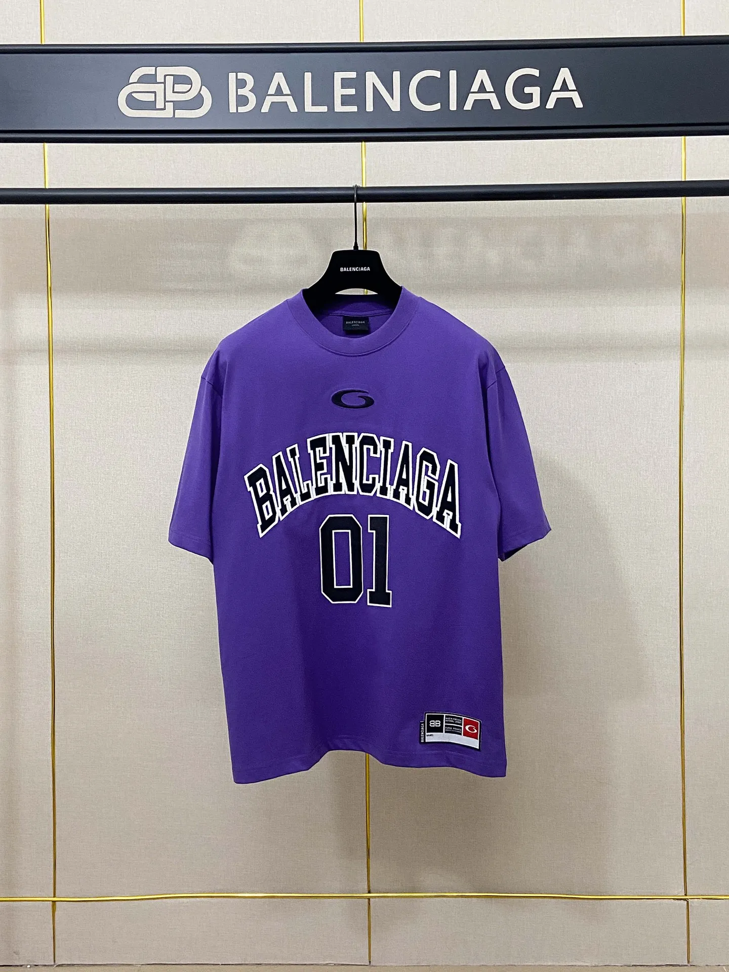 🅿️200 9180# Actual photo top version [[BALENCIA*GA] official website quality Paris new basketball jersey embroidered printed short-sleeved T-shirt OS version loose dropped shoulders Unisex style Fabric: 260g 100% cotton double yarn Process: embroidery printing on the front panel Car stamp in the lower left corner Back panel printing Garment washing Shaping Solid color Color: black white blue purple yellow Size: XS S M L