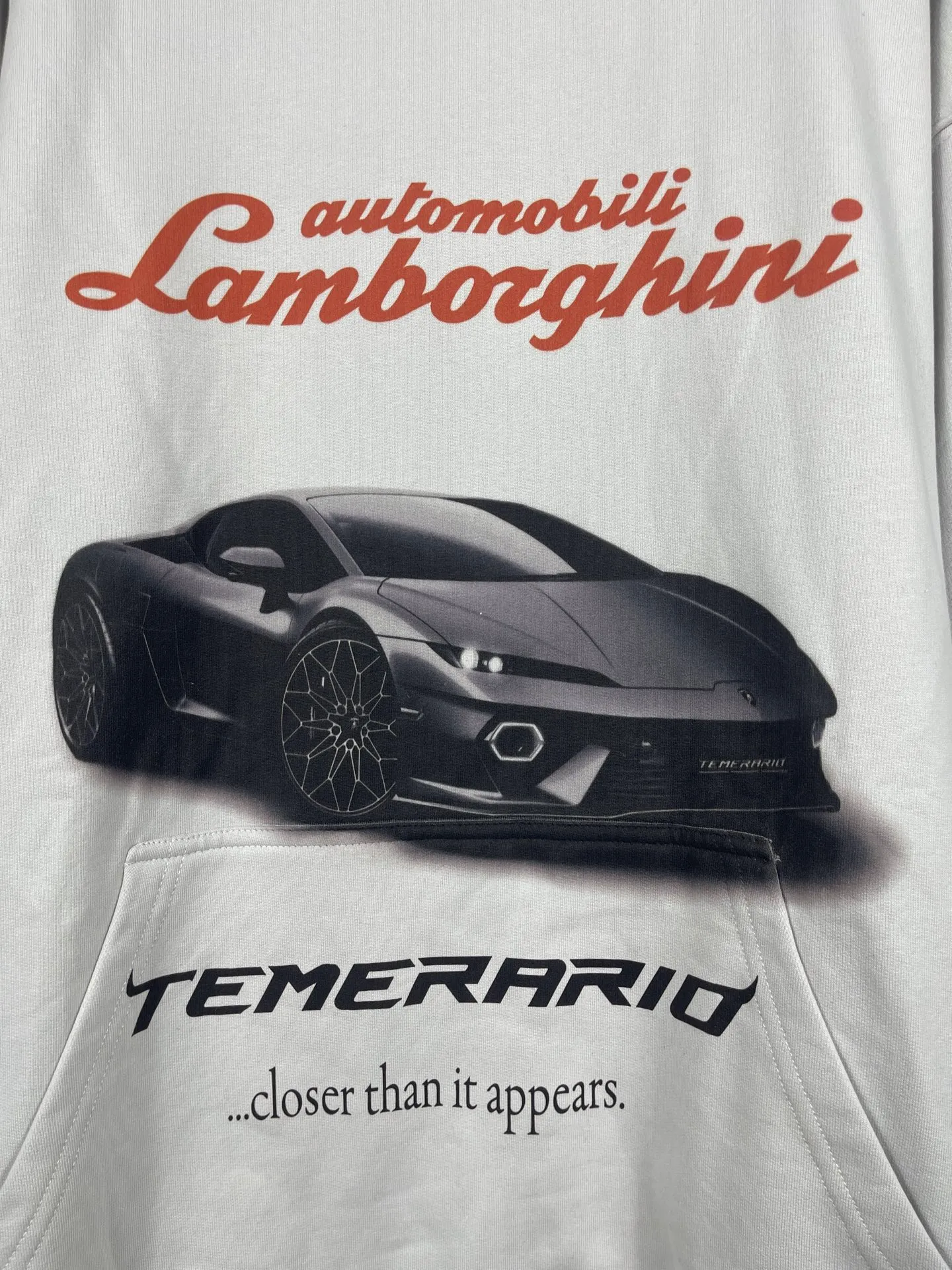 🅿️360 real photos [Top version. Official website quality] BALENCI*GA/Paris co-branded Lamborghini Lamborghini front and back left and right sleeve direct-injection printed hooded sweatshirt SS25 latest model. Research and development at the first time, different market currencies. Comparisons welcome. The fabric is made of Paris ZP custom-woven and dyed cotton sweatshirt. Weighing 460 grams, the cloth surface is clean. The cloth pattern is clear, soft and comfortable. The threads are dyed with no color difference. Printing adopts computer direct printing. The pattern letters are clear, three-dimensional and without burrs. Jubie market produces pictures based on pictures. Welcome to compare. The version adopts OS loose shoulder design. Same style for men and women. Code: BL259931 Color: white gray, Size: XS S M L