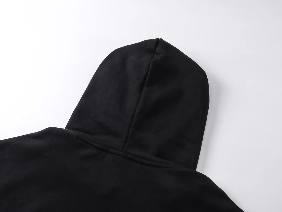 🅿️310 real photos [Top version. Official website quality] BALENCI*GA/Paris. 2024 new model. Wheat ear embroidery on the front. Ready-to-wear frayed and distressed hooded sweater. Brick cabinet synchronization. Genuine product developed at the first time, please print and compare! The fabric is made of Paris ZP custom-woven and dyed cotton terry sweatshirt. Weighing 460 grams, the cloth surface is clean. The cloth pattern is clear, soft and comfortable. The threads are dyed with no color difference. The embroidery uses imported Tajima embroidery machines. The letters are clear and the effect is three-dimensional. The entire garment is worn and distressed. The version adopts OS loose shoulder design. Same style for men and women. Code: BL238903 Color: Black Size: XS. S. M. L