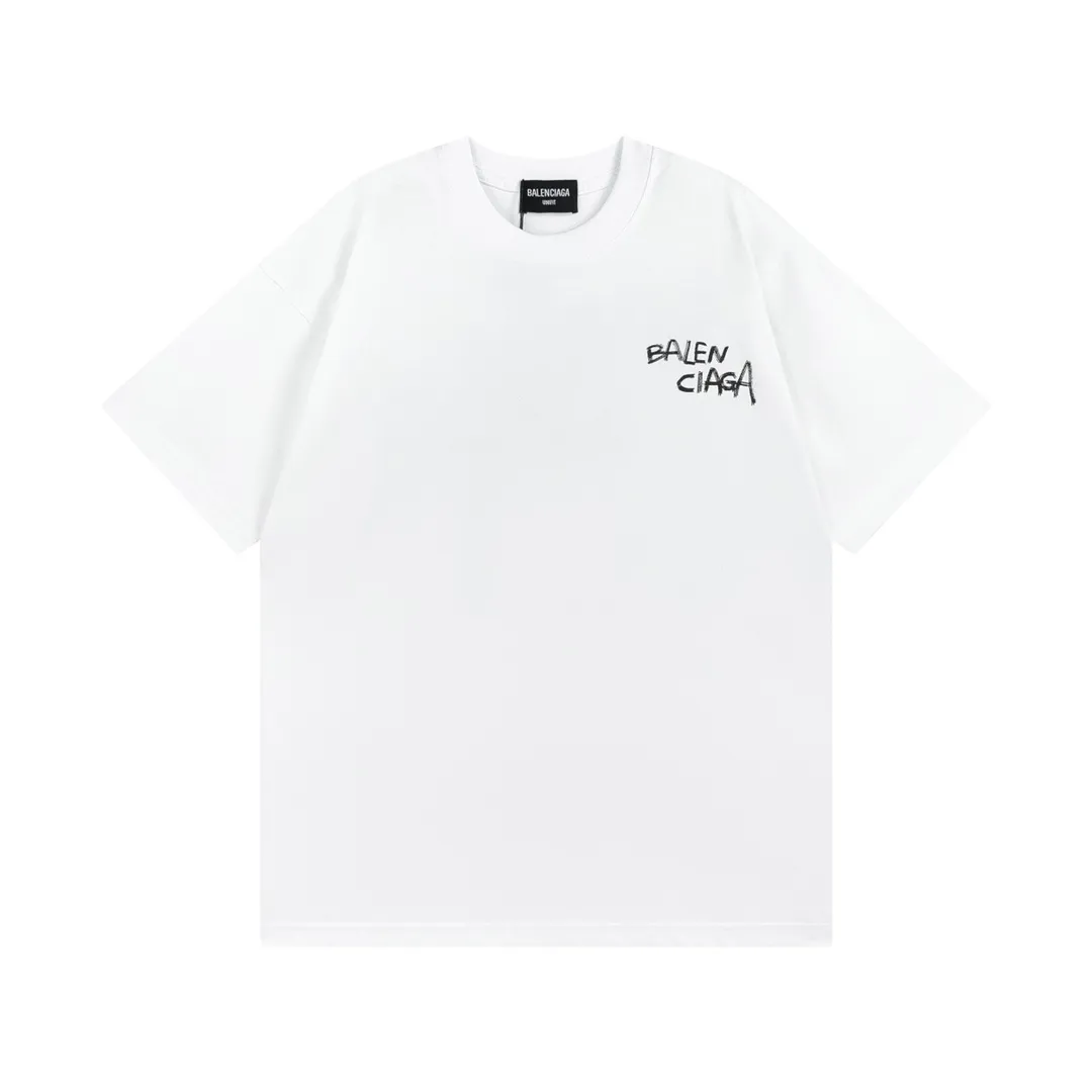 🅿️170 Detailed Pictures [Top version. Official website quality] BALENCI*GA/Paris #front and back initialed letter graffiti short-sleeved T-shirt #brick cabinet synchronization.                       The fabric is made of Paris ZP custom-woven and dyed cotton double yarn, with a weight of 260 grams. The cloth surface is clean. The cloth pattern is clear, soft and comfortable. It has good color fastness and is not easy to change color. The printing has a hand-painted effect. Imported rubber paddles. Restored brick cabinets. The version adopts OS loose shoulder design. Same style for men and women. Code: BL223083 Color: Royal blue. White Size: XS to L
