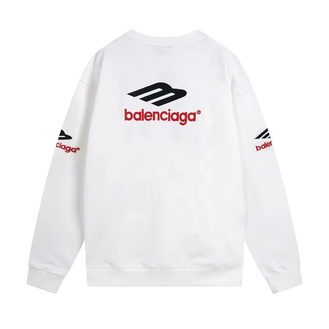 🅿️270 detailed pictures [Top version. Official website quality] BALENCI*GA/Paris BALENCI*GA#2024 latest model, round neck sweatshirt with large letter LOGO icon embroidery. Brick cabinet synchronization. Develop and develop genuine products at the first time. Embroidery. All colors are on the same board. Welcome to compare! The fabric is made of Paris ZP custom-woven and dyed cotton double-yarn large parka. The weight is 450 grams. The cloth surface is clean. The cloth pattern is clear. It is soft and comfortable. It has good color fastness and is not easy to change color. The threads are woven and dyed with no color difference. The embroidery is done using an imported Tajima embroidery machine, with a three-dimensional effect and clear lines. There are no burrs and miscellaneous threads, and the embroidery is of ultra-high craftsmanship. The version adopts OS loose shoulder design. Same style for men and women. Code: BL235571 Color: dark blue gray, white Size: XS S M L