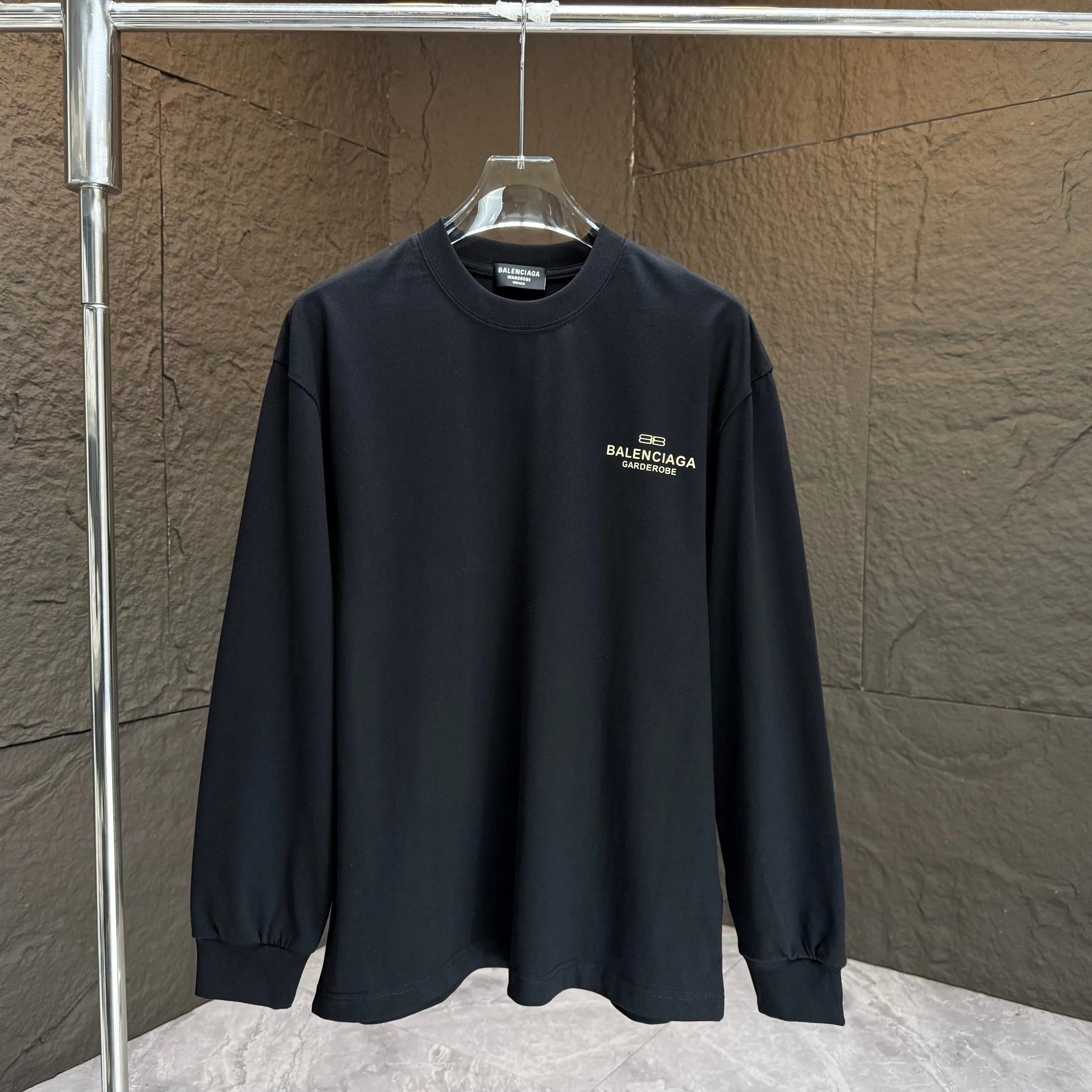 🅿️240 BALENC* Paris* 2025 autumn and winter new thick long-sleeved T-shirt 320g pure cotton letter logo flocking Color: black white night blue code number: S M L XL