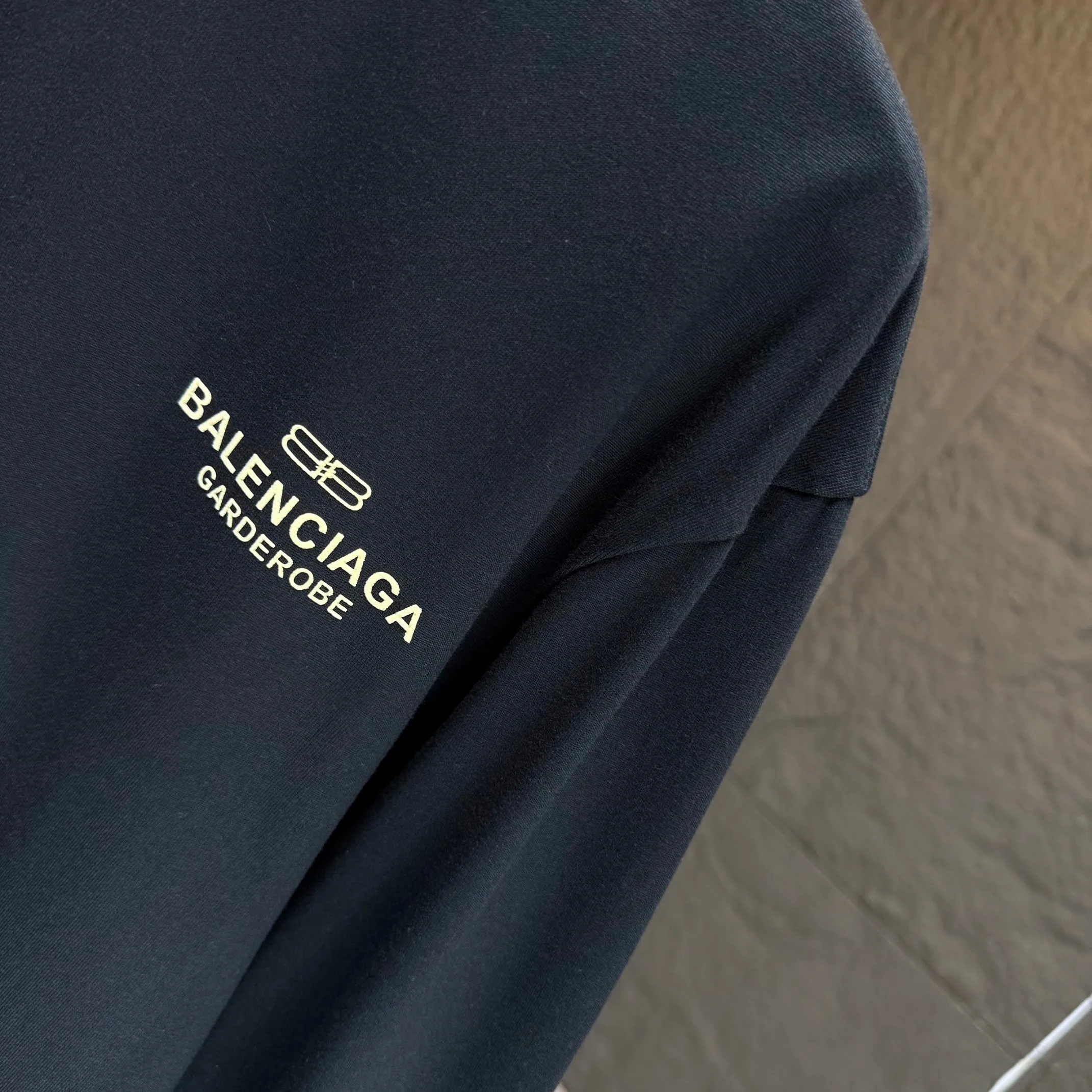 🅿️240 BALENC* Paris* 2025 autumn and winter new thick long-sleeved T-shirt 320g pure cotton letter logo flocking Color: black white night blue code number: S M L XL
