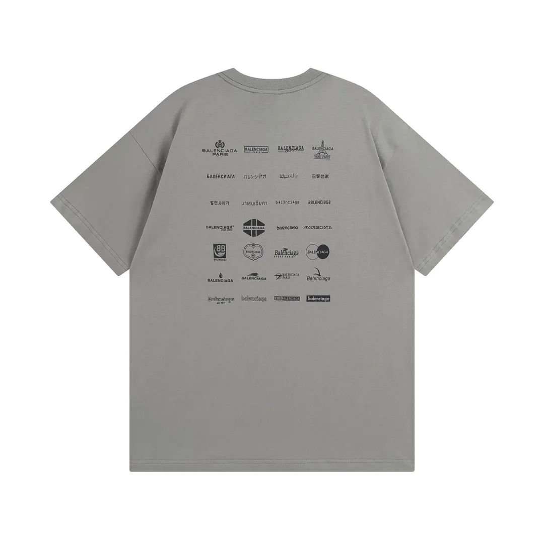 🅿️170 Detailed Picture [Top version. Official website quality] BALENCI*GA/Paris BALENCI*GA# 2023 spring and summer new style, printed with classic LOGO collection short-sleeved T-shirt. 2023 spring and summer new product. Brick cabinet synchronization. The fabric is made of Paris ZP custom-woven and dyed 100% cotton double yarn compact cotton. The weight is 260 grams. The cloth surface is clean. The cloth pattern is clear. Soft and comfortable. Good color fastness. Not easy to change color. The threads are woven and dyed with no color difference. The printing uses imported environmentally friendly rubber paddles, precision stencils, fine LOGO letters, clear letters, no burrs, and a three-dimensional effect. Restore brick cabinet. The version adopts OS loose shoulder version. Same style for men and women. Code: BL223071 Color: black, beige, pink, smoky gray, white. Size: XS to L