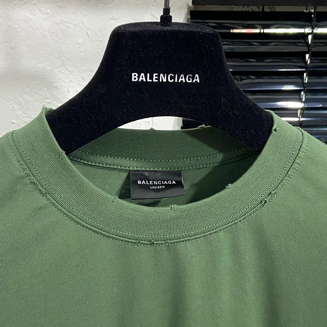 🅿️200 8110# Detailed picture Top version [[BALENCIA*GA] official website quality Paris new yellow tape digital direct spray long-sleeved T-shirt OS version Loose dropped shoulders Unisex fabric: 260g 100% cotton double yarn Process: front and rear digital direct spray Garment wash worn distressed fixed color solid Color: gray blue black white washed blue wine red green Size: XS S M L