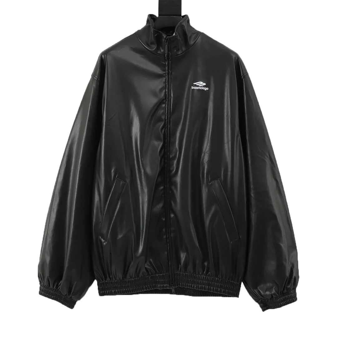 🅿️860 Balenciaga embroidered leather stand-collar jacket. The final selection of leather materials uses 1.2-thick lambskin, custom-made Tencel A100 +1400 quilted lining, moderate thickness, improving upper body comfort. Tajima imported machine embroidery, exclusive original development of hardware, restore the original 1:1 effect, complete set of wash marks and accessories, fashionable items are VIP tickets to the fashion world to enjoy a new level of fashion. size：S-L