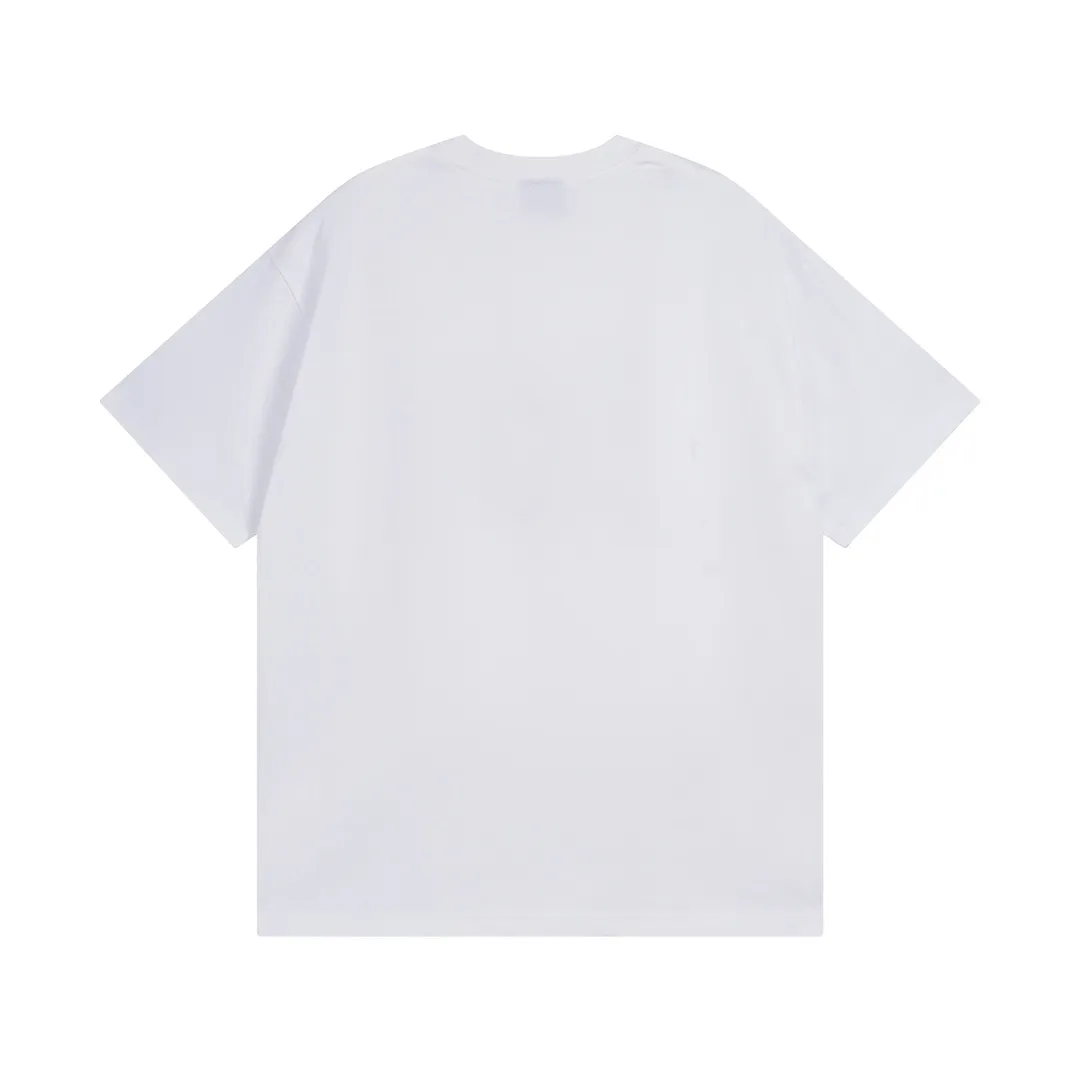 🅿️180 real photos [Top version. Official website quality] BALENCI*GA/Paris. SS24 latest model, front enjoy Paris art print short-sleeved T-shirt. Brick cabinet synchronization. Genuine product developed in the first time, happy to print and compare! The fabric is made of Paris ZP custom-woven and dyed cotton double yarn. Weighing 260 grams, the cloth surface is clean. The cloth pattern is clear, soft and comfortable. The threads are dyed with no color difference. The printing uses environmentally friendly imported materials. The letters are clear and the effect is three-dimensional. The version adopts OS loose shoulder design. Same style for men and women. Code: BL223370 Color: Lake blue, red, white Size: XS S M L