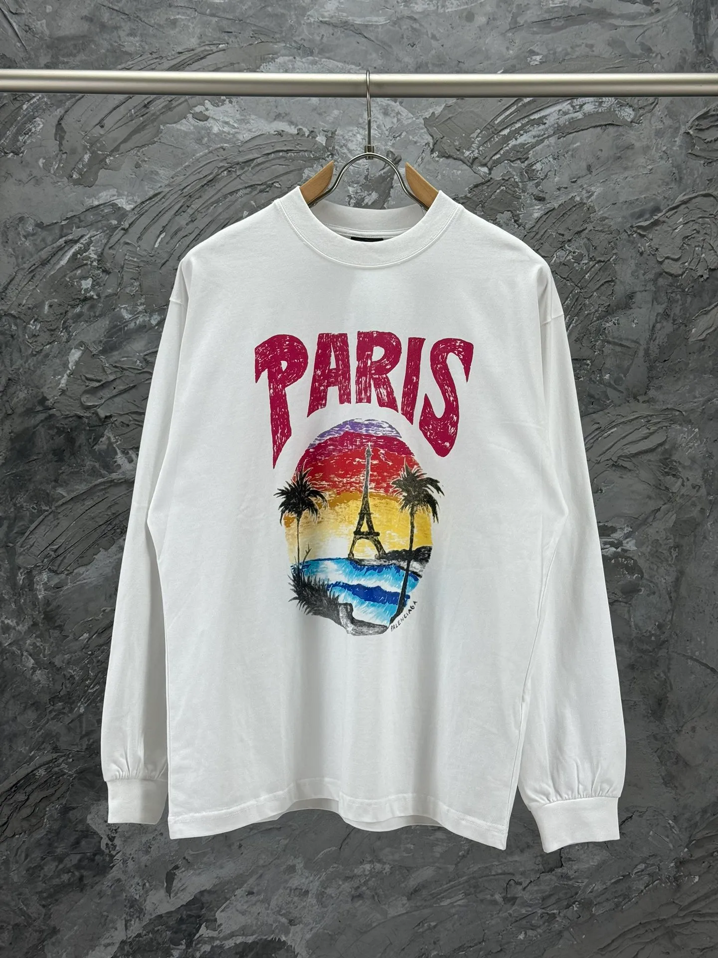 🅿️250 BALENCI*GA Paris Hawaiian Coconut Tower Long Sleeve. The fabric is made of Paris custom-woven and dyed double yarn pure cotton fabric. The weight is 280g. The thread is custom-woven and dyed without color difference. The front and rear panels are printed by imported machine. Two high-temperature setting washes. Os dropped shoulders and loose version. Same style for men and women -Color: Black Ivory White -SIZE: XS S M L Style No. 8615#