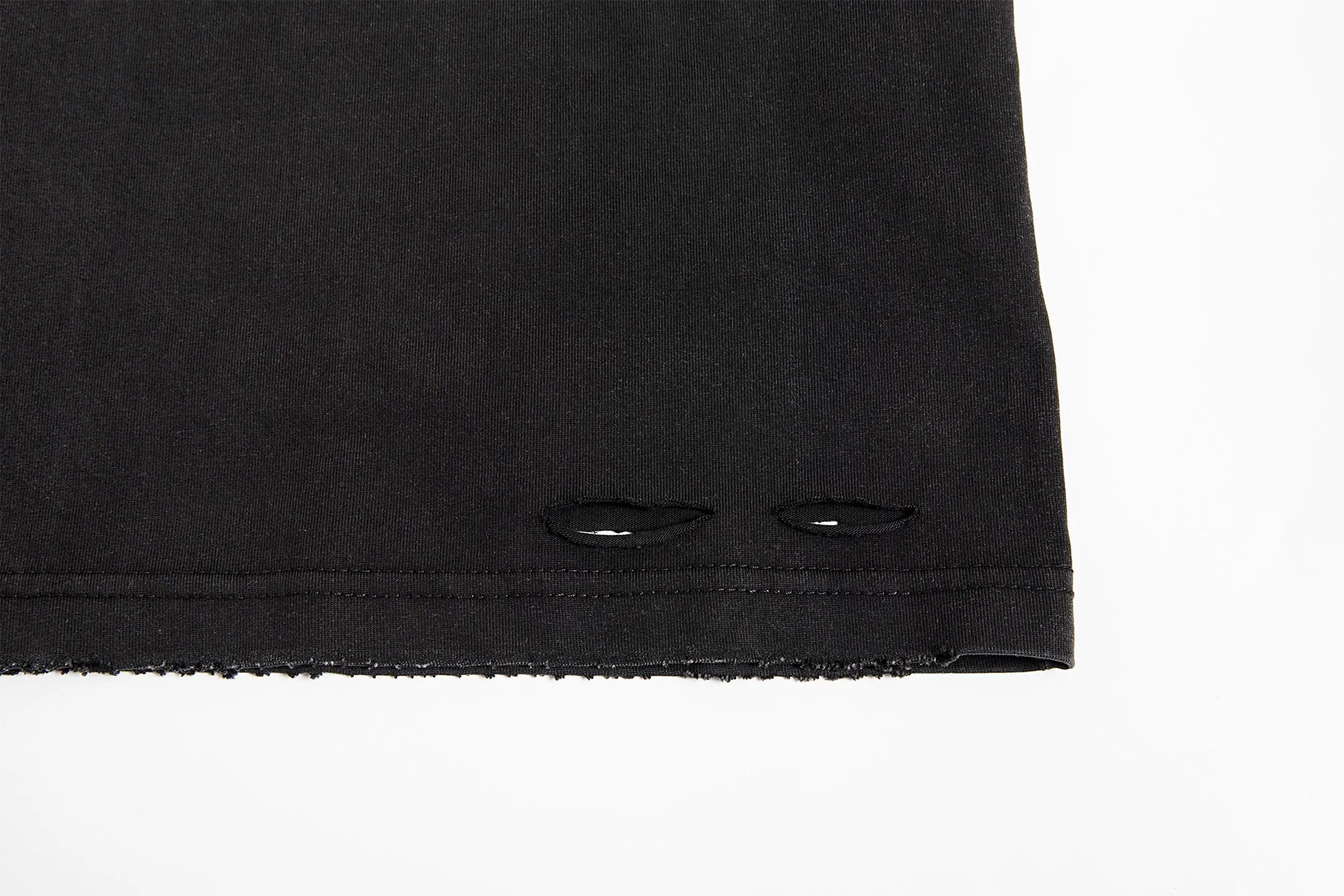 🅿️180 9189# Detailed picture Top version [[BALENCIA*GA] official website quality Paris's new Chinese Valentine's Day limited edition short-sleeved T-shirt OS version Loose dropped shoulders Unisex style Fabric: 260g 100% cotton double yarn Process: Front and back digital direct printing Garment wash Frayed Distressed Styling Solid color Color: Washed black off-white Size: XS S M L