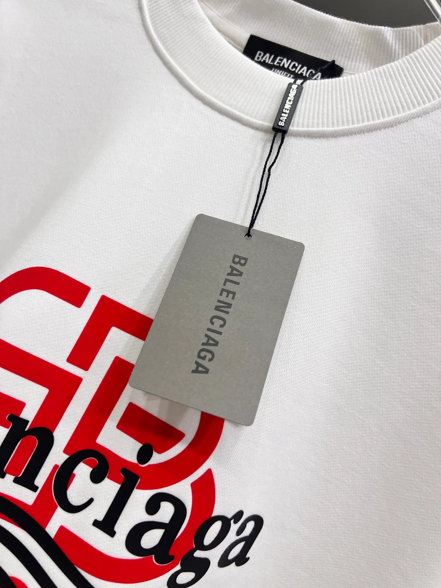 🅿️260 BAL Balenciaga 2025 Autumn and Winter New Style Round Neck Long Sleeve Sweater Classic Letter Flocking Print + Three-dimensional Silicone Technology Uniform Loose Version for Men and Women S M L XL XXL Five Codes Color: Black White