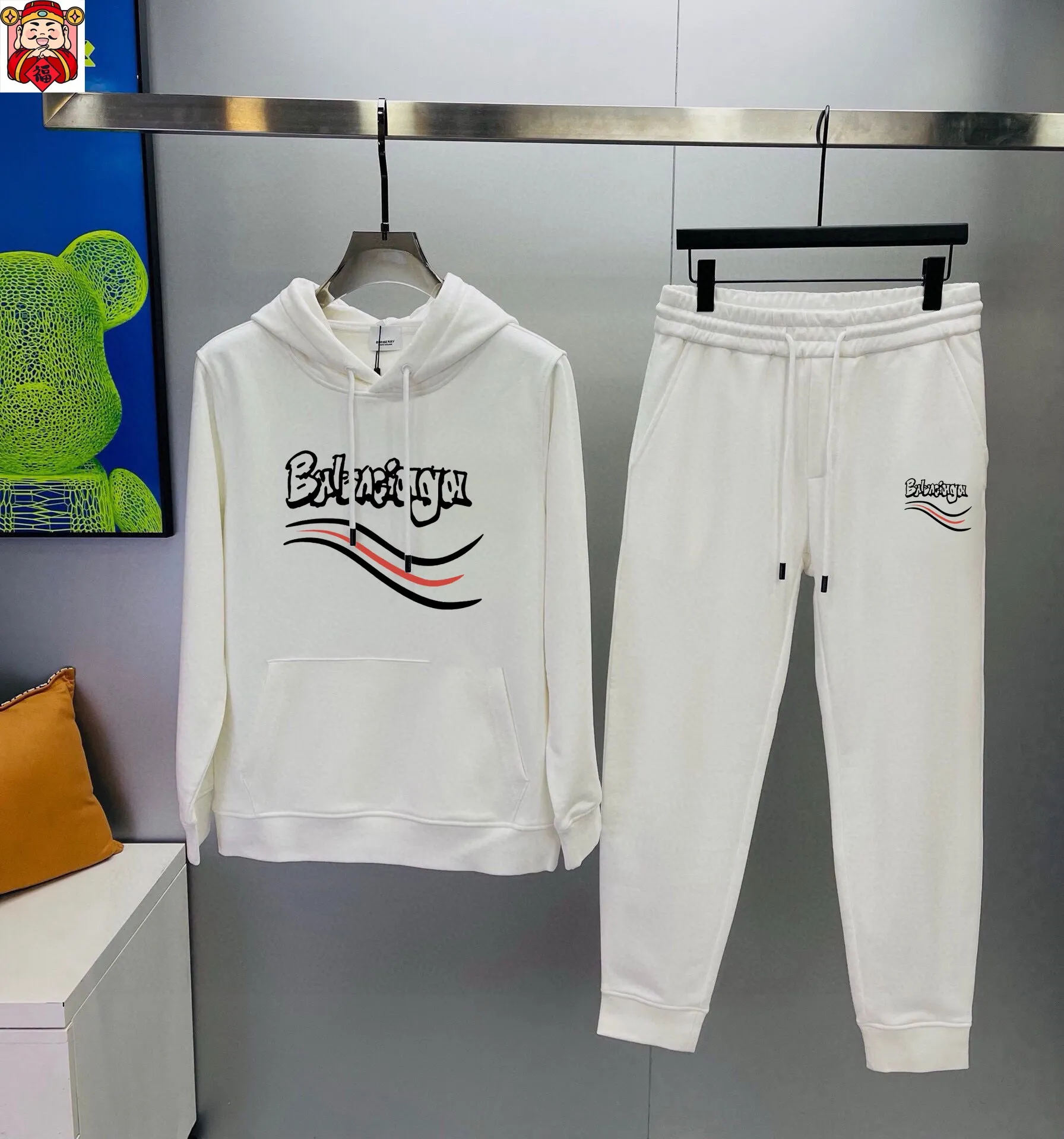 🅿️440 [BALENCIAGA] (Gospel for Fatty) hot-selling suit is coming. Focus on the original version of the official website. 2025 new hot-selling cardigan and sweatshirt suit. The original order is the best. 🇭🇰The meticulous work of top designers is dedicated to a fitting and perfect upper body effect. 100% natural high-quality Roman cotton, close-fitting comfort, noble and elegant! Original hardware embodies elegance and nobility! Counter size: M-5XL (maximum wear up to 220 pounds)
