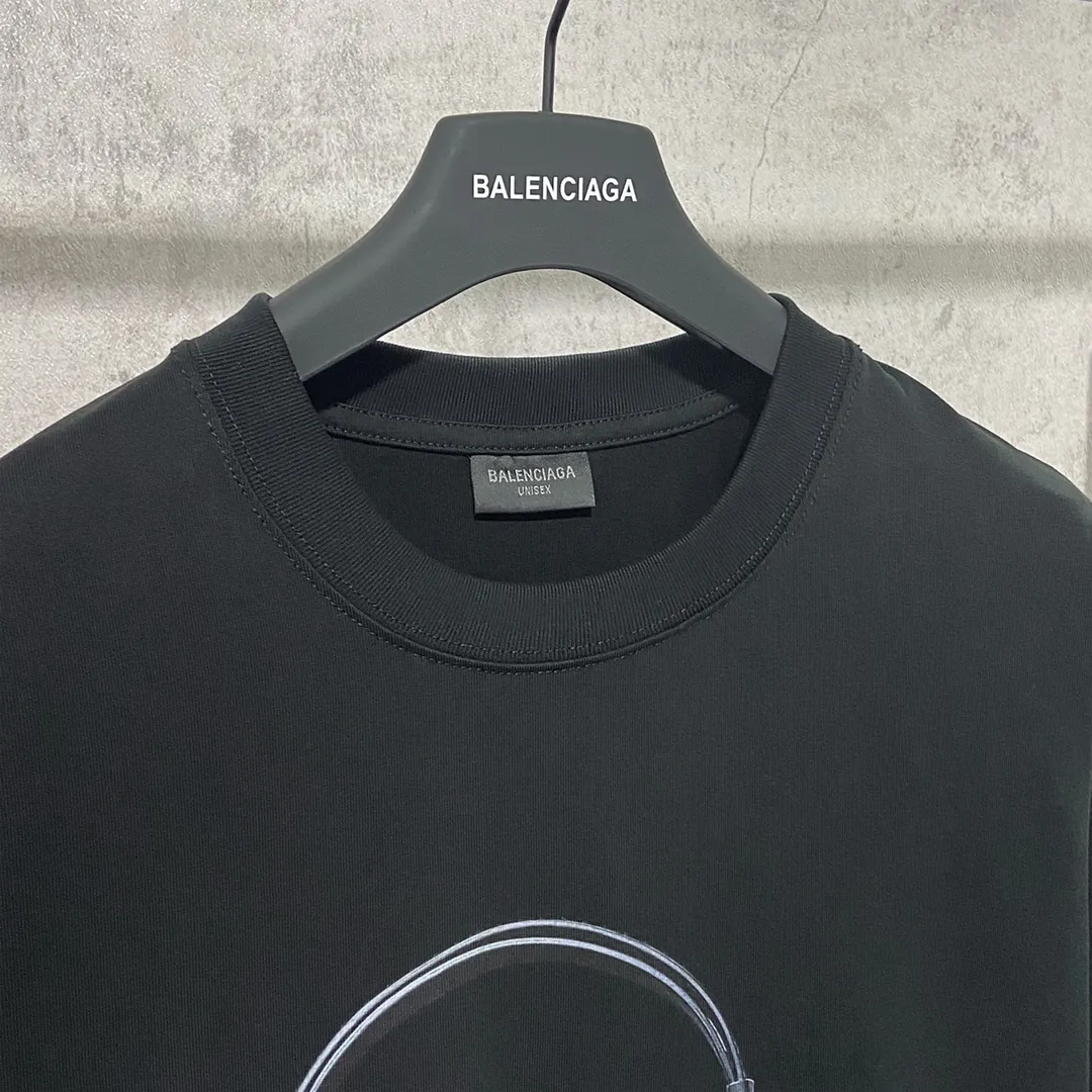 🅿️160 9118# Real photos Top version [[BALENCIA*GA] official website quality Paris' new no-traffic theme series crackle print short-sleeved T-shirt OS version Loose dropped shoulders Unisex fabric: 260g 100% cotton double yarn Process: crack print on front and rear panels Garment wash Shape solid color Color: black white Size: XS S M L