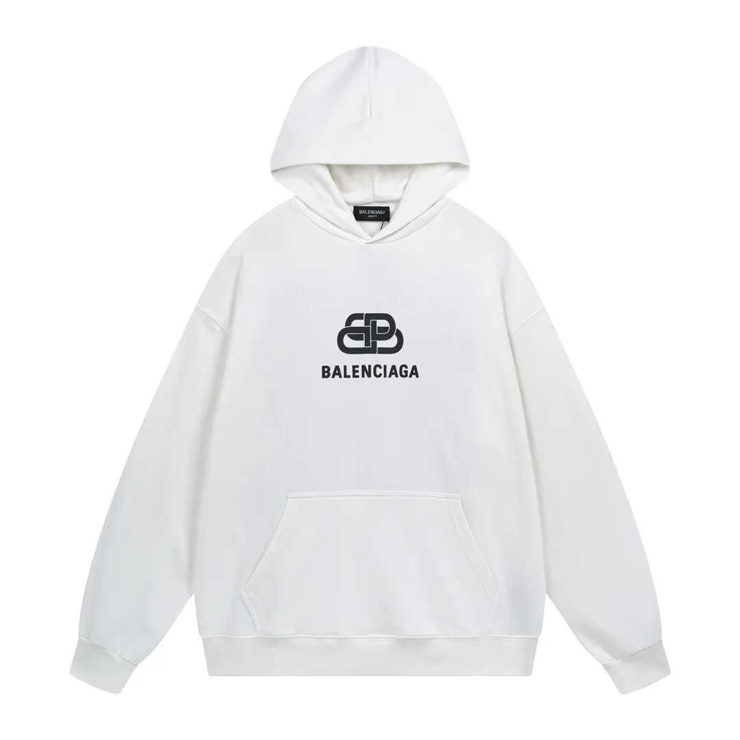 🅿️280 Detailed picture [Top version. Official website quality] BALENCI*GA/Paris. Classic style. Lock letter LOGO long-sleeved hooded sweatshirt. Brick cabinet synchronization.                       The fabric is made of Paris ZP custom-woven and dyed cotton sweatshirt. The weight is 450 grams. The cloth surface is clean. The cloth pattern is clear, soft and comfortable. The threads are dyed with no color difference. The classic pattern is printed with environmentally friendly imported materials, precision printing screen, the letters are clear, the effect is three-dimensional, and the brick cabinet is restored. The version adopts the OS loose shoulder version. Same style for men and women Coding: BL238053 Color: black, white Size: XS,