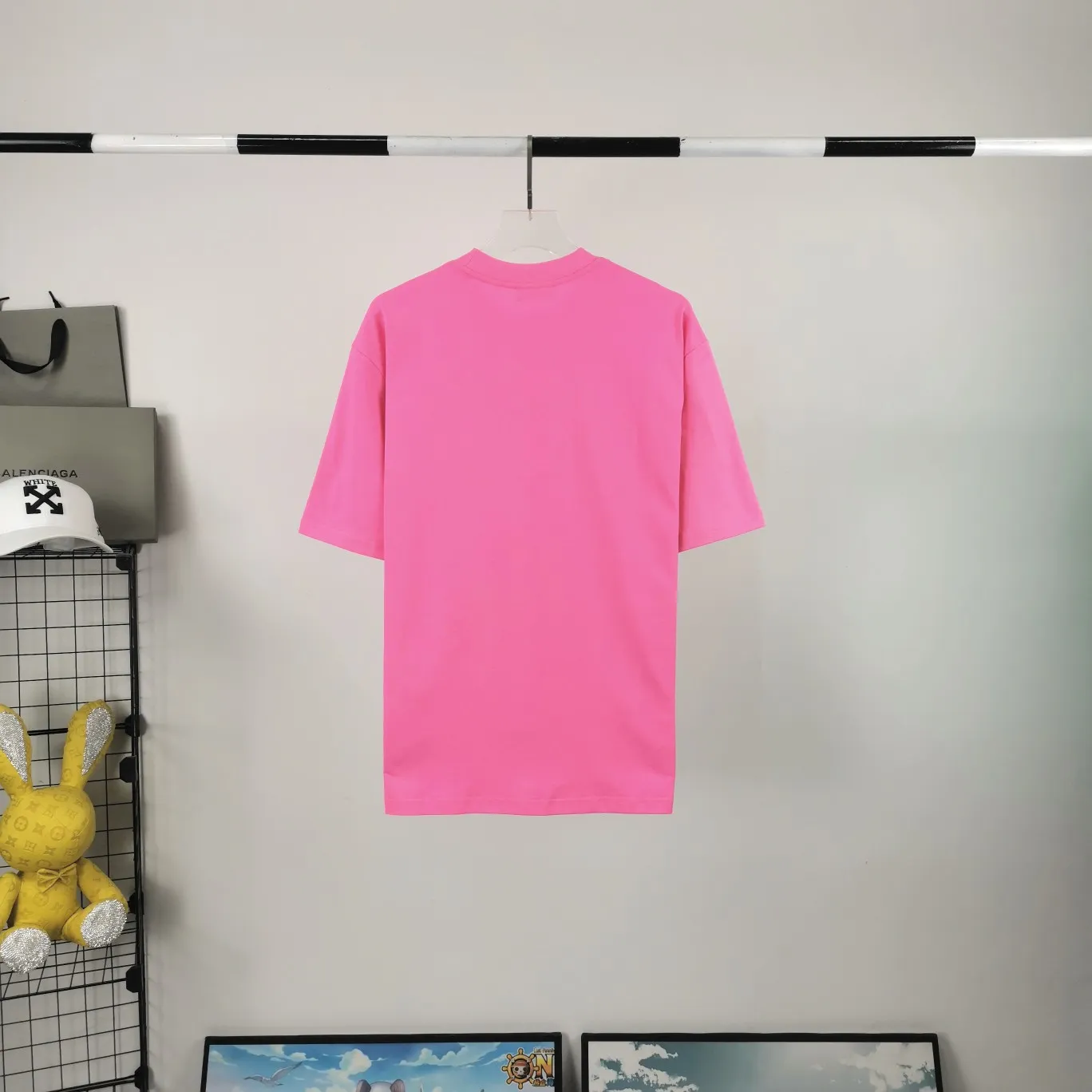 [New arrival] The top tried version BALENCIAGA 520 limited capsule series I love you Jay Chou's same style 5:20 male and female couples are the same fashion brand pure cotton loose breathable short sleeves. The 520 font on the chest particularly highlights the theme of this short sleeve. Obvious, naked expression. 26S280g pure cotton fabric Color: washed black white Size: XS-L P:240