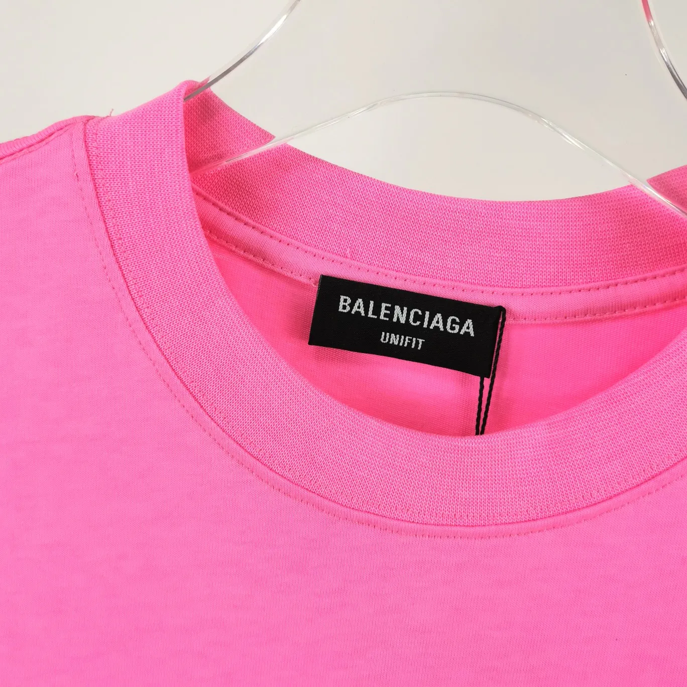[New arrival] The top tried version BALENCIAGA 520 limited capsule series I love you Jay Chou's same style 5:20 male and female couples are the same fashion brand pure cotton loose breathable short sleeves. The 520 font on the chest particularly highlights the theme of this short sleeve. Obvious, naked expression. 26S280g pure cotton fabric Color: washed black white Size: XS-L P:240