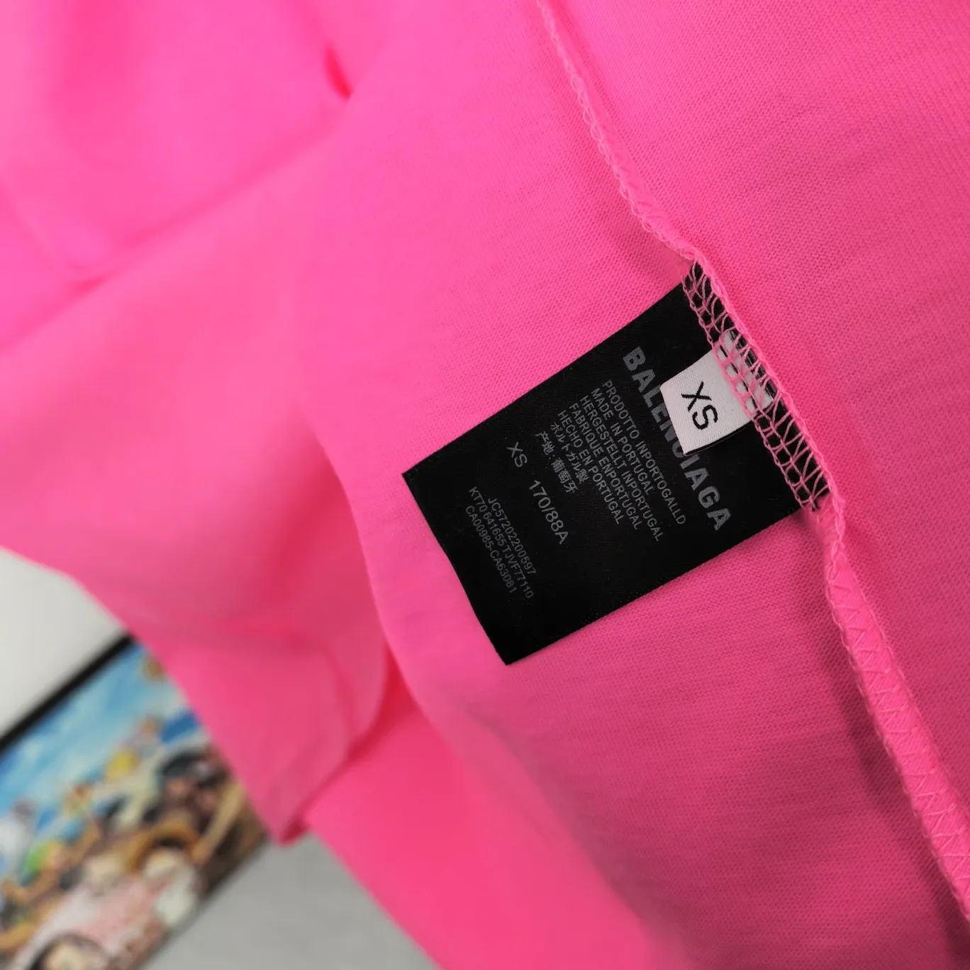 [New arrival] The top tried version BALENCIAGA 520 limited capsule series I love you Jay Chou's same style 5:20 male and female couples are the same fashion brand pure cotton loose breathable short sleeves. The 520 font on the chest particularly highlights the theme of this short sleeve. Obvious, naked expression. 26S280g pure cotton fabric Color: washed black white Size: XS-L P:240