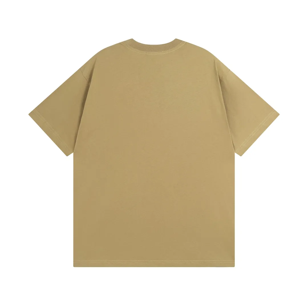 🅿️160 Detailed Picture [Top version. Official website quality] BALENCI*GA/Paris#Classic letter BB small English LOGO embroidered short-sleeved T-shirt# The fabric is made of Paris ZP custom-woven and dyed cotton double yarn. Weighing 260 grams, the cloth surface is clean. The cloth pattern is clear, soft and comfortable. The threads are dyed with no color difference. The classic pattern embroidery uses an imported embroidery machine, and the embroidery thread color is embroidered according to the original color. It is produced according to the pictures in the special market. The letters are clear. The three-dimensional effect is strong. The version adopts the OS loose shoulder version. The same style for men and women. Coding: BL223075 Color: Black. White. Khaki. Gray Size: XS to L