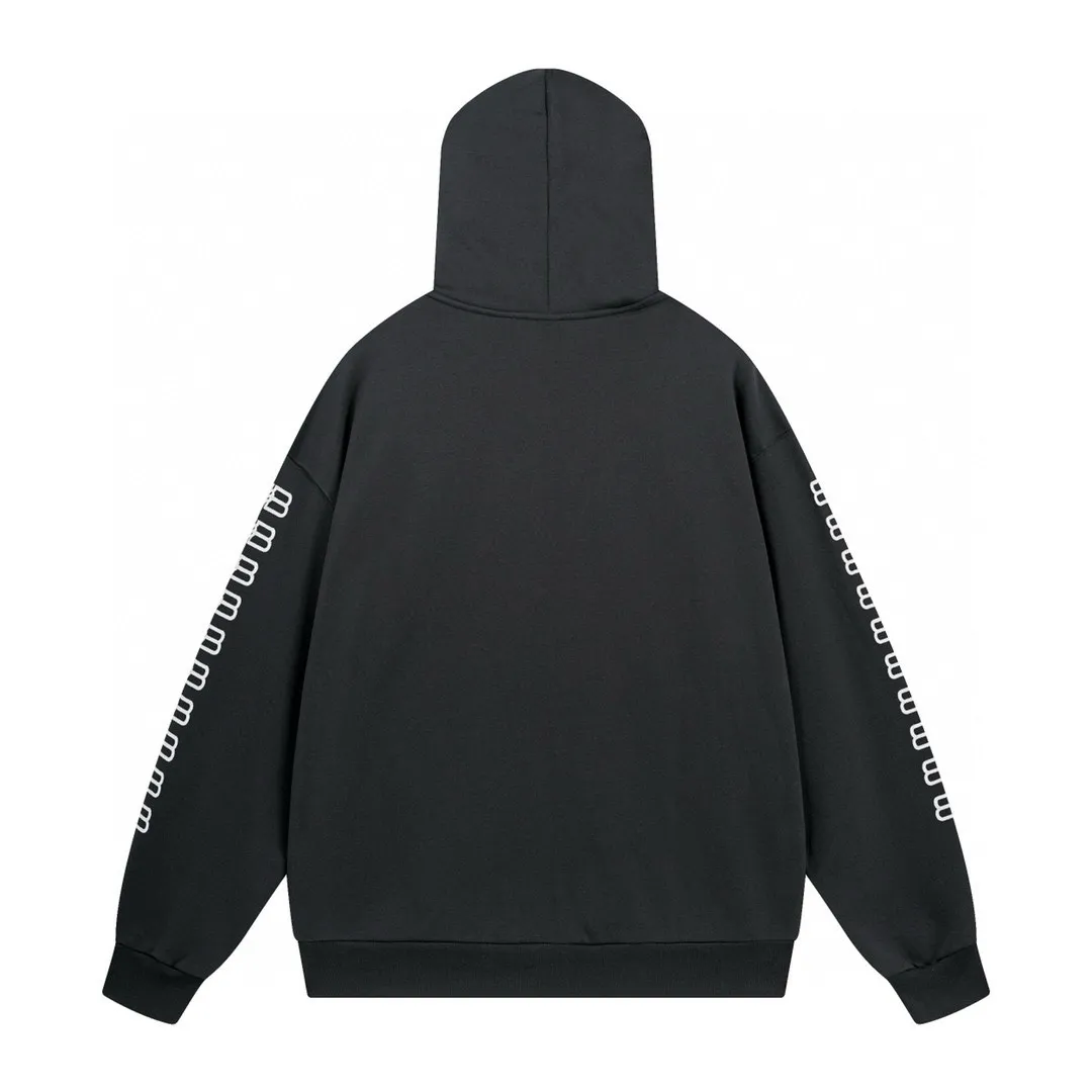 🅿️320 real photos [Top version. Official website quality] BALENCI*GA/Paris.BB embroidered hooded sweatshirt. Brick cabinet synchronization. The fabric is made of Paris ZP custom-woven and dyed 100% cotton double yarn compact cotton. The weight is 450 grams, the cloth surface is clean. The cloth pattern is clear, soft and comfortable, and the threads are dyed with no color difference. The classic patterns are embroidered using imported embroidery machines. The effect is three-dimensional. Restore the brick cabinet. Different market currencies. Welcome to compare. The version adopts the OS loose shoulder version. The same style for men and women. Code: BL238019 Color: washed black, beige size: XS S M L