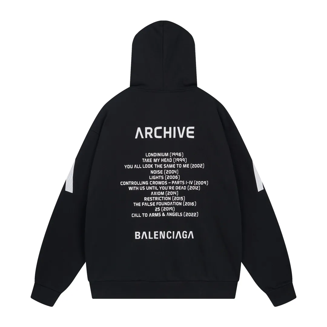 🅿️400 detailed picture [Top version. Official website quality] BALENCI*GA/Paris. 2024 latest global limited edition. BALENCIAGA joins forces with Archive to create a hooded sweatshirt. Crack printing is washed and worn, over-heavy craftsmanship, and brick cabinets are synchronized. ⚠️Distinguish the market currency, genuine development, worn. The hand-painted is consistent with ZP, and the printing uses imported cracking environmentally friendly glue. The garments are washed, worn and worn. The whole piece is designed with heavy craftsmanship. Comparisons welcome. The version adopts OS loose shoulder design. Same style for men and women. Code: BL238808 Color: black, gray and white. Size: XS S M L
