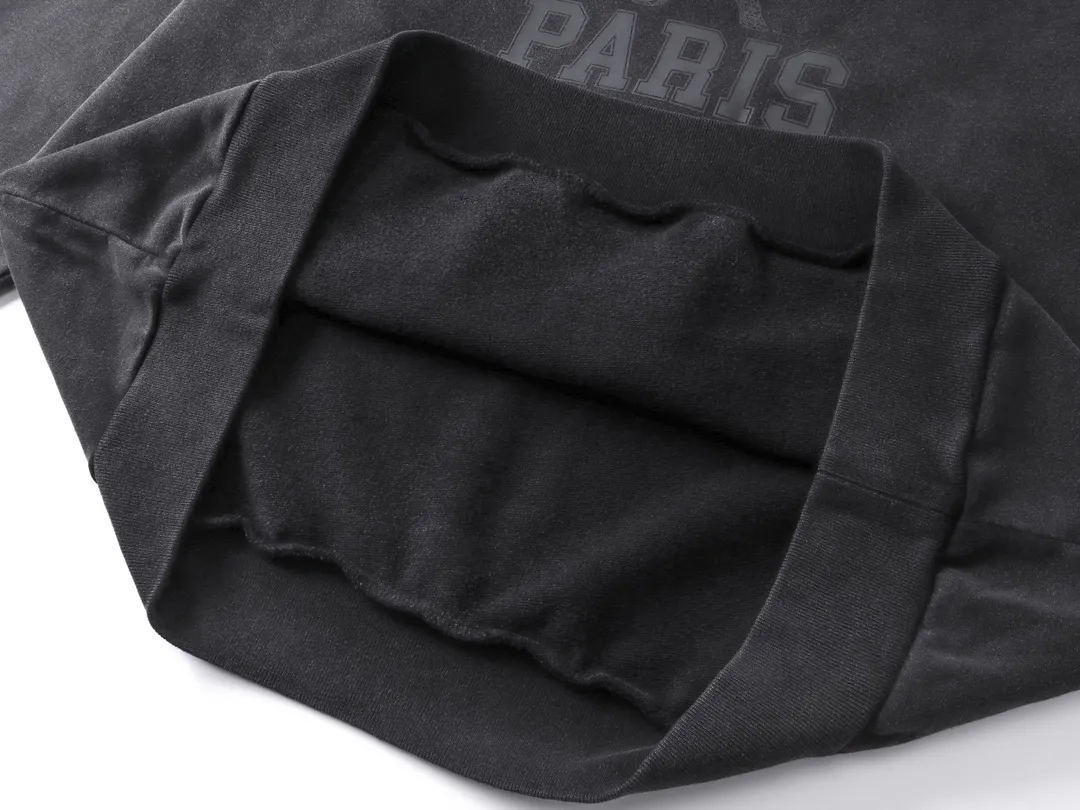 🅿️320 real shots [Top version. Official website quality] BALENCI*GA/Paris. 2024 new model. Front iron tower art print washed and distressed hooded sweatshirt. Brick cabinet synchronization. Genuine product developed at the first time, please print and compare! The fabric is made of Paris ZP custom-woven and dyed cotton sweatshirt. Weighing 460 grams, the cloth surface is clean. The cloth pattern is clear, soft and comfortable. The threads are dyed with no color difference. The printing is made of environmentally friendly imported materials. The letters are clear and the effect is three-dimensional. The entire garment is washed and distressed. The version adopts OS loose shoulder design. Same style for men and women. Code: BL238909 Color: washed black Size: XS. S. M. L