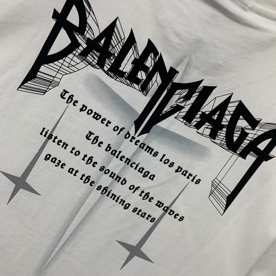 [New] Top tried and tested version Balenciaga 23SS new 3D lettered cotton short-sleeved T-shirt Balenciaga was founded by Cristobal Balenciaga, a great genius designer known as the representative of the 20th century. For more than half a century since the brand was founded, Balenciaga has been famous for its fashionable elegance in the fashion industry. You can find any of your favorite logos on the front and back of this piece, Ness.  The front and rear printing uses low-coverage screen printing technology, and the glue is imported. The printing is very delicate, and the scratched out problems are very clear and there are no burrs. The fabric is made of 280g double-ply double-yarn pure cotton loose fabric, which is loose and breathable, has good drying effect, full drape and skin toning. Three-dimensional drawing technology + dot gradient printing, oversize dropped shoulders and large version, easy to match, same style for men and women! Color: Black White Size: XS S M L P: 260