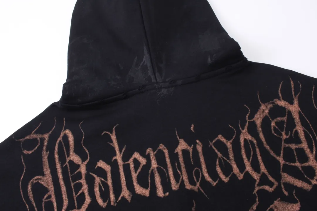 🅿️400 detailed pictures [Top version. Official website quality] BALENCI*GA/Paris. 2024 latest Sanskrit letter LOGO hand-painted graffiti, washed and worn, distressed zipper cardigan hooded sweatshirt. Brick cabinet synchronization. ⚠️Difference in market currency. YB development. Worn. Hand-painted consistent with ZP, ‼ ️The fabric is made of Paris ZP custom-woven and dyed cotton terry sweatshirt. The weight is 450 grams. The cloth surface is clean. The cloth pattern is clear, soft and comfortable. The threads are dyed with no color difference. The printing process is extremely complex, and the garments are hand-painted, worn, and distressed, and the process is extremely heavy. Comparisons welcome. The version adopts OS loose shoulder design. Same style for men and women. Code: BL238036 Color: black blue. Size: XS S M L