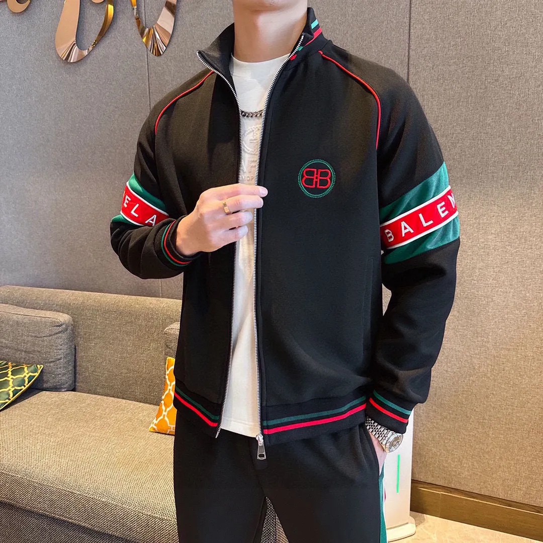 🅿️500 [BALENCIAGA] Hot-selling suit is coming. Focus on the original version of the official website. 2025 new hot-selling cardigan sweater suit. The original order is the best product. 🇭🇰The meticulous work of top designers is dedicated to a fitting and perfect upper body effect. All-natural high-quality Tencel Roman cotton 100%, close-fitting comfort, noble and elegant! Original hardware embodies elegance and nobility! Counter size: M-4XL (up to 190 pounds)