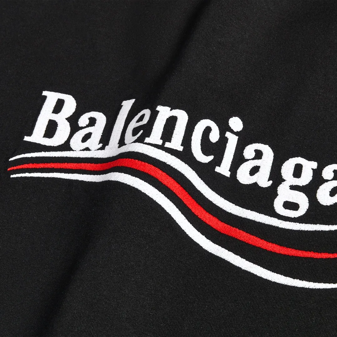 🅿️160 9116# Detailed picture Top version [[BALENCIA*GA] official website quality Paris new Coke embroidered short-sleeved T-shirt OS version Loose dropped shoulders Unisex style Fabric: 260g 100% cotton double yarn Technology: Front and back embroidery Garment washing Shape solid Color: Black White Size: XS S M L