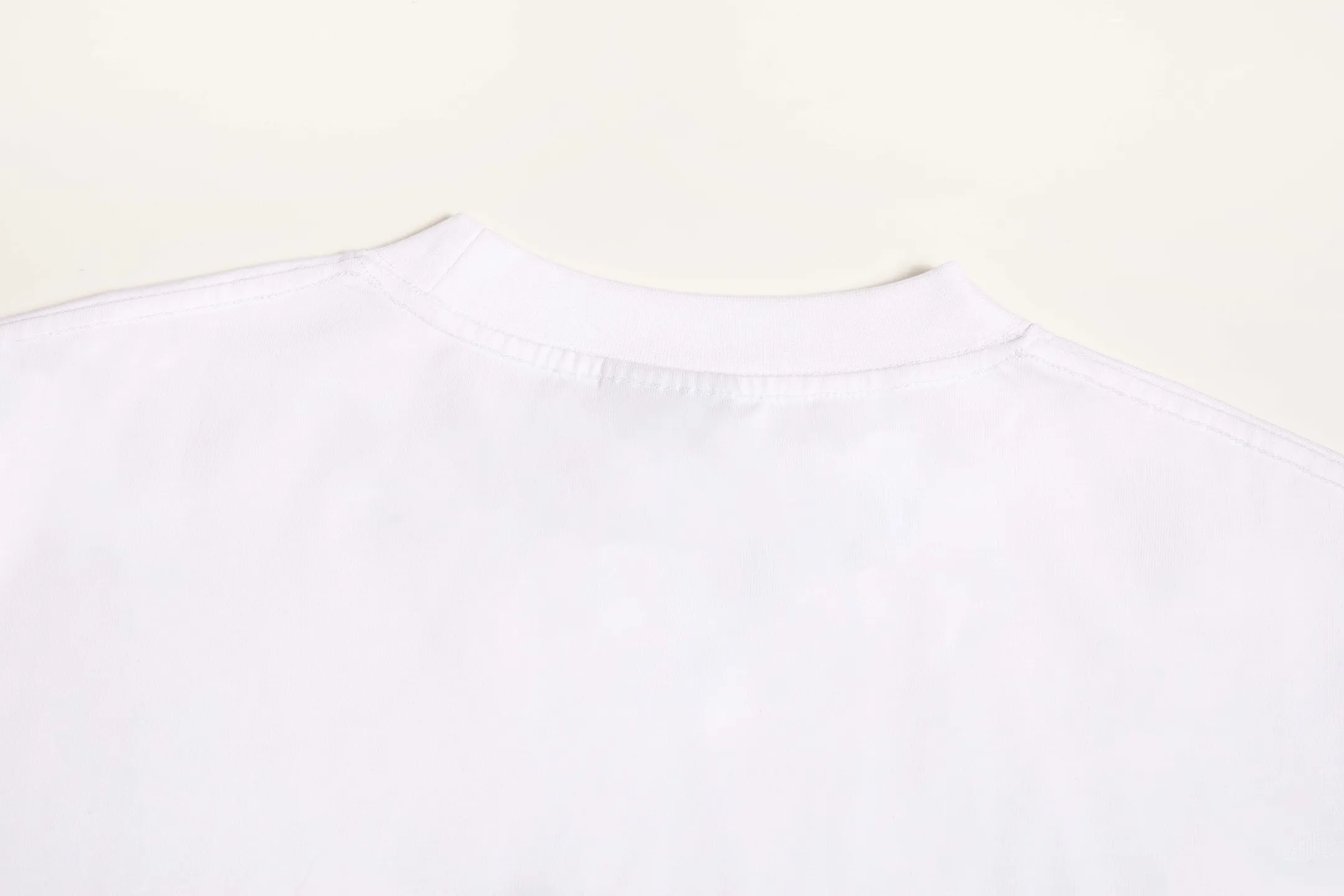 🅿️160 9172# Detailed picture Top version [[BALENCIA*GA] official website quality Paris new ski series 3M classic LOGO embroidered short-sleeved T-shirt OS version Loose dropped shoulders Same style for men and women Fabric: 260 grams 100% cotton double yarn Technology: embroidery on the front left and right sleeves Garment washing Shape solid color Color: black white Size: XS S M L