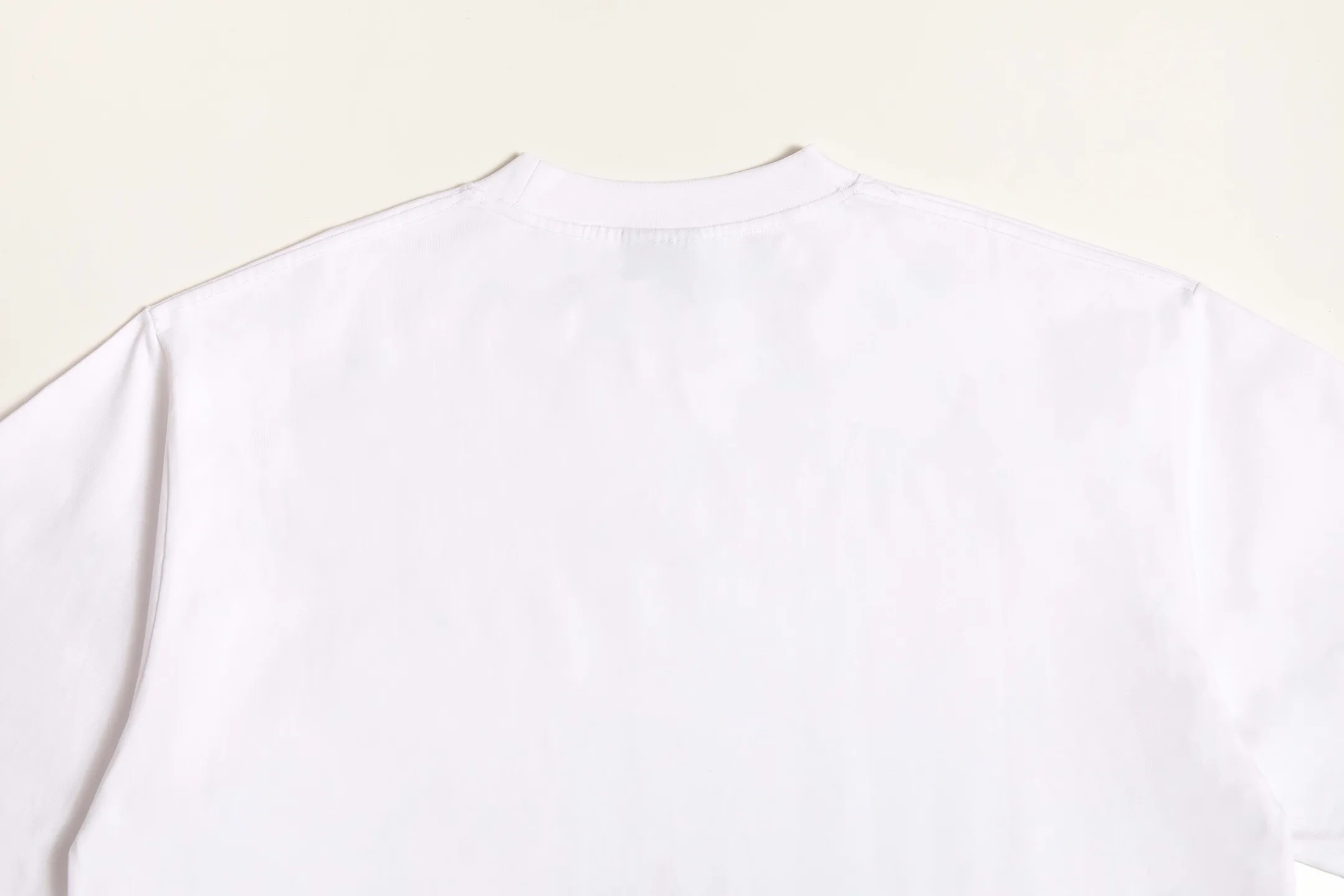 🅿️160 9172# Detailed picture Top version [[BALENCIA*GA] official website quality Paris new ski series 3M classic LOGO embroidered short-sleeved T-shirt OS version Loose dropped shoulders Same style for men and women Fabric: 260 grams 100% cotton double yarn Technology: embroidery on the front left and right sleeves Garment washing Shape solid color Color: black white Size: XS S M L