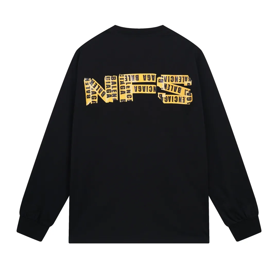 🅿️250 BALENCI*GA Paris ⅹ "Need for Speed: Assemblage" co-branded direct-injection printed long-sleeved fabric uses 280g Paris-specific double yarns with a high weight of 1:1 double yarn rib. The front and rear panels use imported Kornit machine direct-injection printing technology. Two high-temperature setting washes. os dropped shoulders, loose version, same style for men and women -Color: ivory white black -SIZE: XS S M L Style No. 8601#