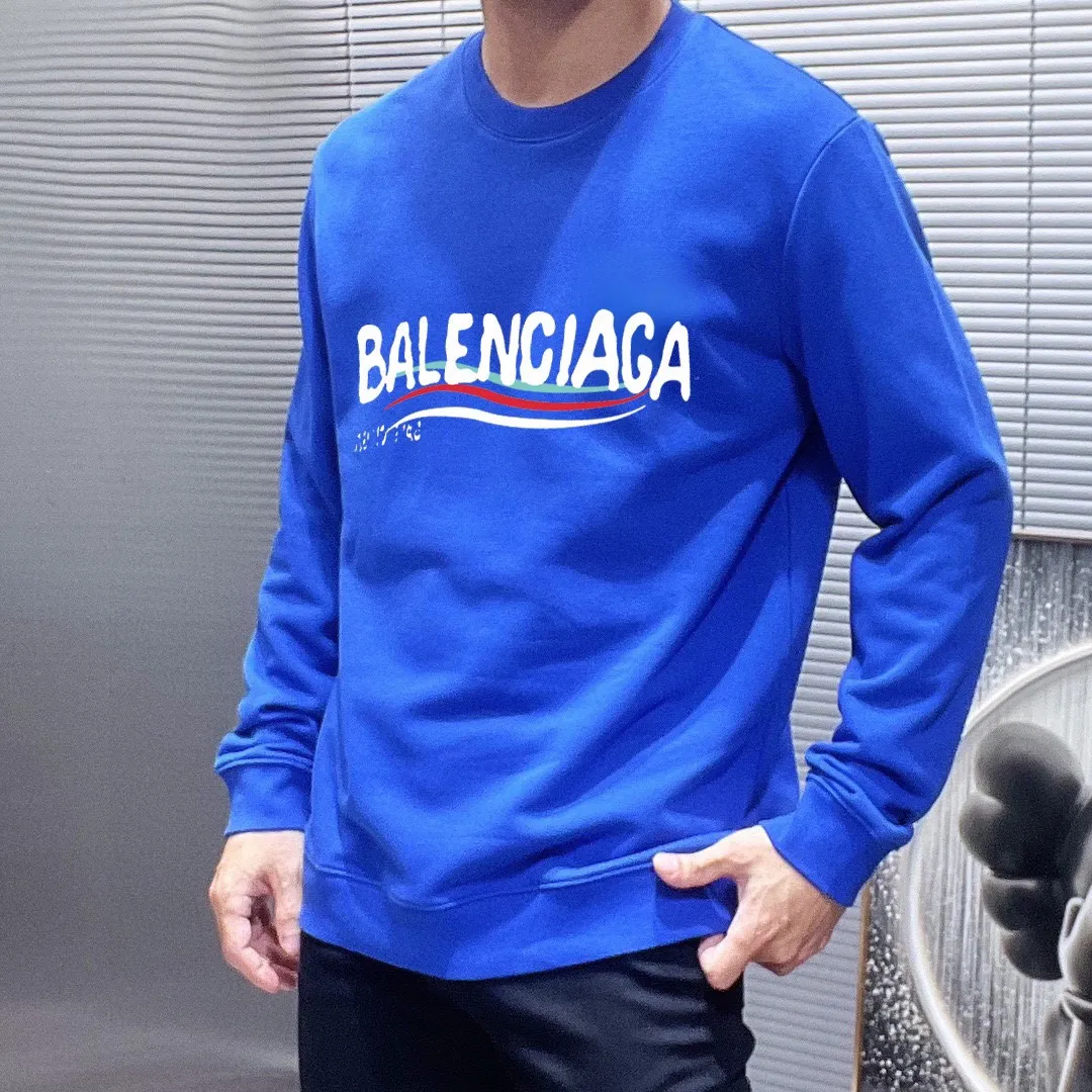 🅿️220 brand [BALENCIAGA] (good news for fat people) 2025ss autumn latest long-sleeved round-neck sweatshirt, available simultaneously on the official website. Refreshing and breathable. Made of top Tencel Roman. Comfortable and soft. 3D stereoscopic clarity. Super fashion sense. Great gift for personal use. Size: M-5XL (can wear up to 220 pounds)