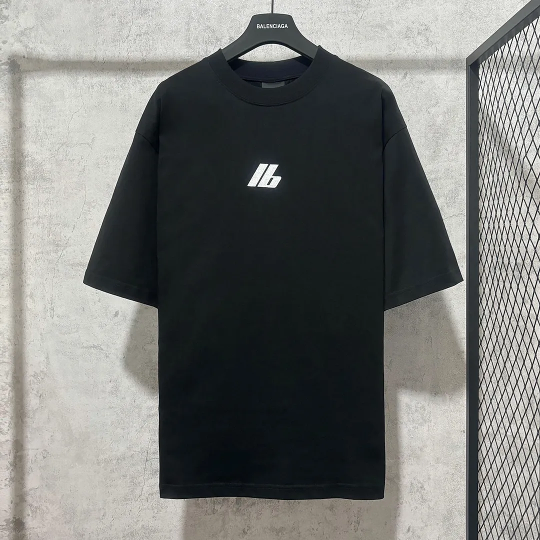 🅿️160 9101# Actual pictures Top version [BALENCIA*GA] Official website quality Paris new classic front and rear reflective printed T-shirt OS version Loose dropped shoulders Unisex fabric: 260g 100% cotton double yarn Technology: Front and back reflective printing Garment wash Shape solid Color: Black White Size: XS S M L