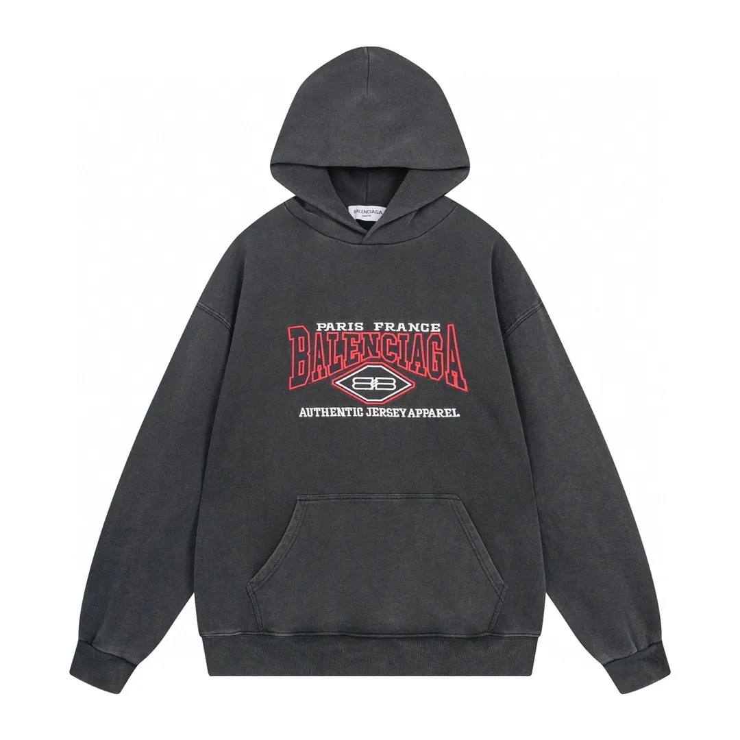 🅿️330 real photos [Top version. Official website quality] BALENCI*GA/Paris #BB letter classic LOGO embroidery washed and distressed hooded sweatshirt. Brick cabinet synchronization. The fabric is made of Paris ZP custom-woven and dyed cotton David sweatshirt. The weight is 450 grams. The cloth surface is clean. The cloth pattern is clear, soft and comfortable. The color fastness is good. It is not easy to change color. The threads are dyed with no color difference. The classic LOGO letter embroidery uses imported embroidery machines, and the embroidery thread uses imported matte light, which is soft to the touch, does not pierce the flesh, and the letters are three-dimensional and full. It is produced in Jubie market based on pictures. Comparisons welcome. The finished product is washed and aged. The letters are clear. The three-dimensional effect is strong. The version adopts the OS loose shoulder style. The same style for men and women. Code: BL238068 Color: washed black Size: XS S M L