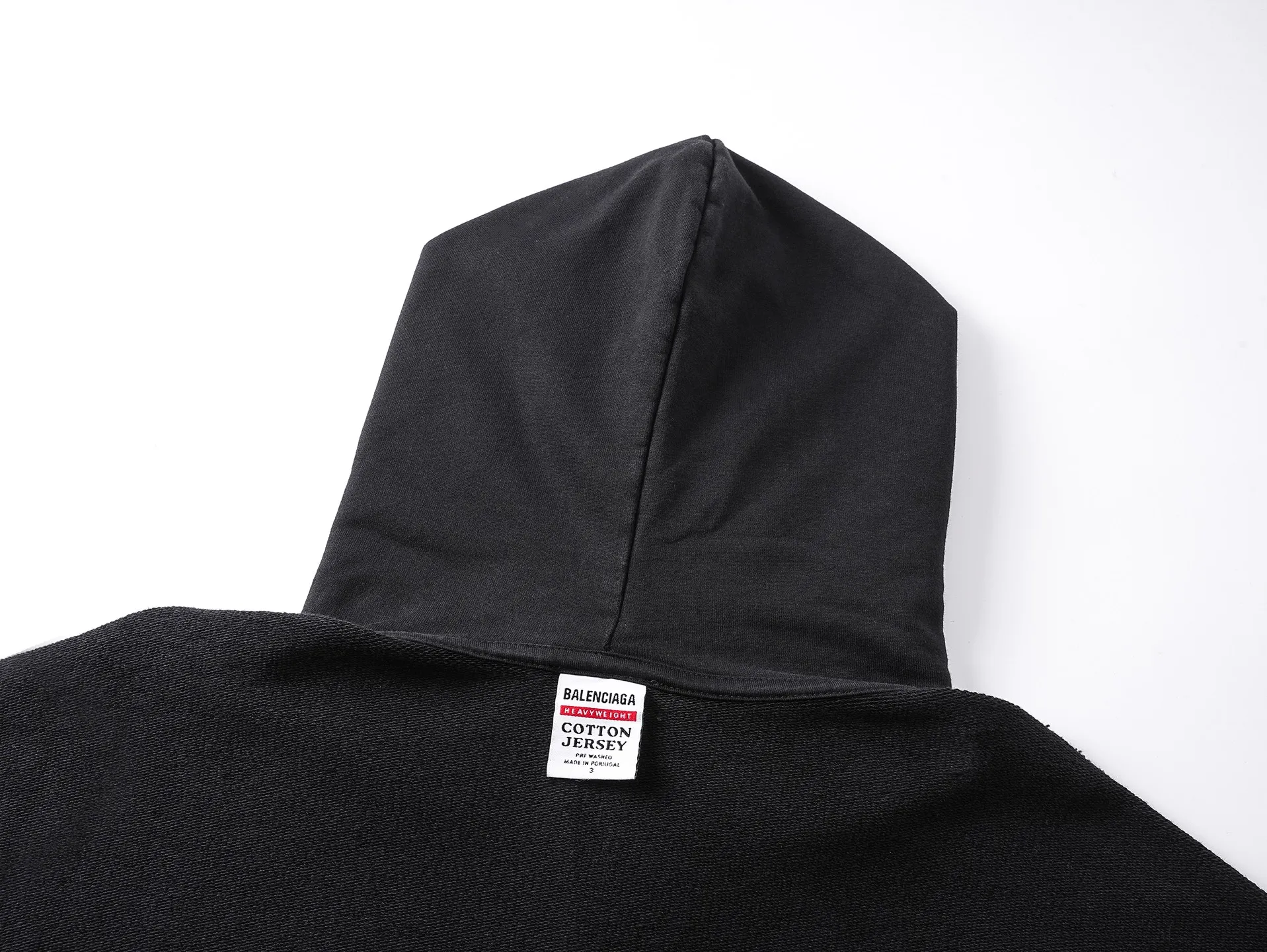 🅿️360 real photos [Top version. Official website quality] BALENCI*GA/2025 new Paris classic LOGO reverse embroidery, washed, distressed, worn, zipper cardigan, hooded sweatshirt. The ready-made garments are stitched on the reverse side and washed, with a full sense of design. Comparisons are welcome. The fabric is made of Paris ZP custom-woven and dyed cotton sweatshirts. Weighing 460 grams, the cloth surface is clean. The cloth pattern is clear, soft and comfortable. The threads are dyed with no color difference. The classic letter LOGO is embroidered on the reverse using an imported Tajima embroidery machine. The effect is three-dimensional. Restore brick cabinet, adopt OS loose shoulder style. Same style for men and women. Code: BL259951 Color: washed black, size: XS S M L