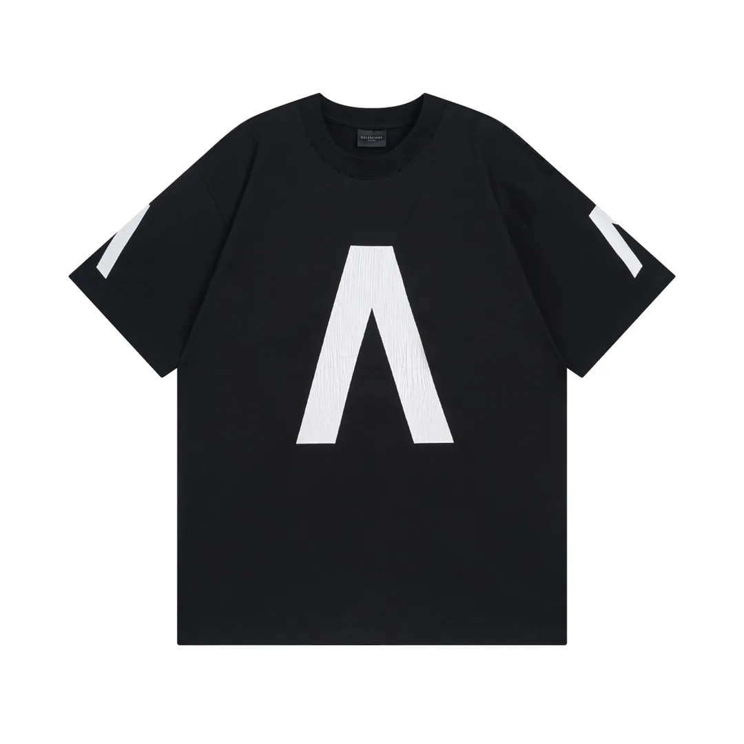 🅿️200 detailed picture [Top version. Official website quality] BALENCI*GA/Paris. 2024 latest global limited edition. BALENCIAGA joins forces with Archive to create a short-sleeved T-shirt. Crack printed washed distressed T-shirt. Overweight craftsmanship, brick cabinet synchronization. ⚠️Distinguish the market currency, genuine research and development, worn. The hand painting is consistent with ZP, and the printing uses imported cracked environmentally friendly glue. The garments are washed, worn and worn. The whole piece is designed with heavy craftsmanship. Comparisons welcome. The version adopts OS loose shoulder design. Same style for men and women. Code: BL223308 Color: black. Off-white Size: XS to L
