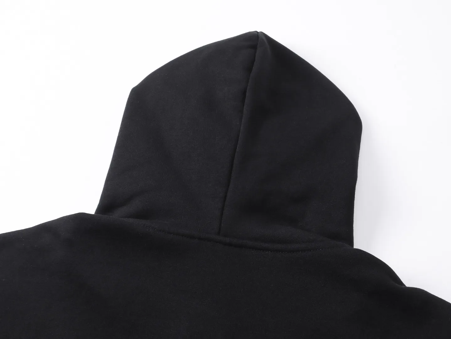 🅿️390 - BALENCI*GA Paris Food Agency co-branded hooded zipper sweatshirt. The pattern is printed with environmentally friendly foam glue. Customized matching hardware. The letters are clear. The effect is three-dimensional. Exclusively matched to the pattern, woven and dyed 460g fabric. Threads are dyed in the same vat with zero color difference. Brick cabinet synchronization. Welcome to compare. Same style for men and women -Color: black -SIZE: Xs S M L Style number 8976#