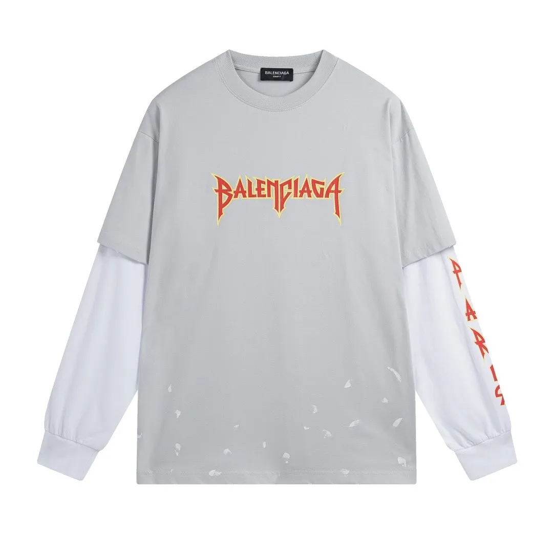 🅿️240 Detailed Picture [Top version. Official website quality] BALENCI*GA/Paris. Lightning letter straight crack print, washed, distressed and spliced ​​long-sleeved T-shirt. Brick cabinet synchronization. The fabric is made of Paris ZP custom-woven and dyed 100% cotton double yarn compact cotton. The weight is 260 grams, the cloth surface is clean. The cloth pattern is clear, soft and comfortable. The threads are dyed with no color difference. The classic pattern is printed with environmentally friendly imported tensile materials and precision printing screens. The letters are clear and the effect is three-dimensional. The ready-made clothes are hand-painted and restored to ZP, the ready-made clothes are worn and the brick cabinets are restored. Different market currency, welcome to compare, the version adopts OS loose shoulder version. Same style for men and women Coding: BL225025 Color: black, off-white Size: XS S M L