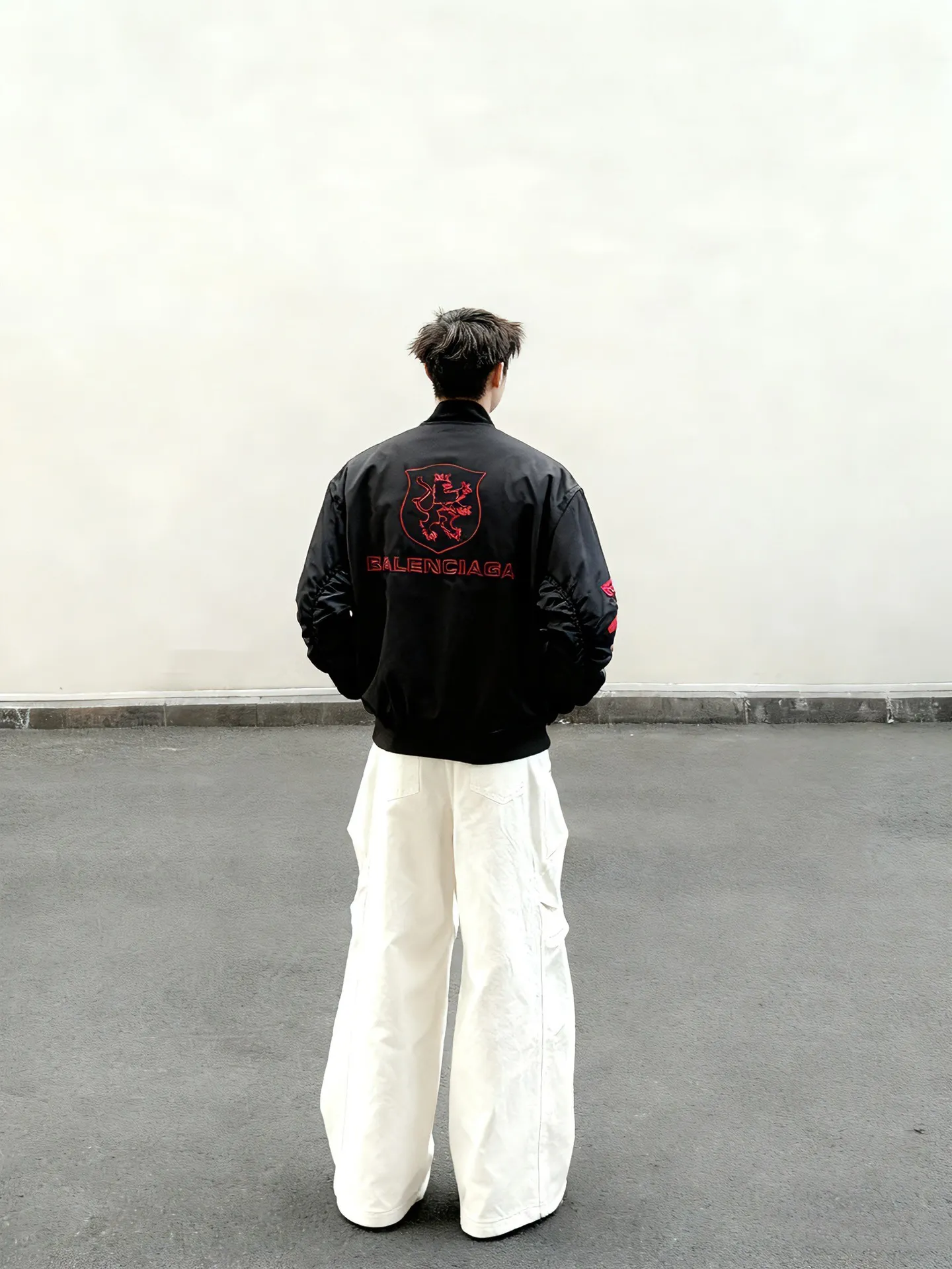 Balenciaga / Balenciaga Red Stripe Manchester United Embroidered Baseball Flight Padded Jacket Upper Body Consultation Pictureℹ️
