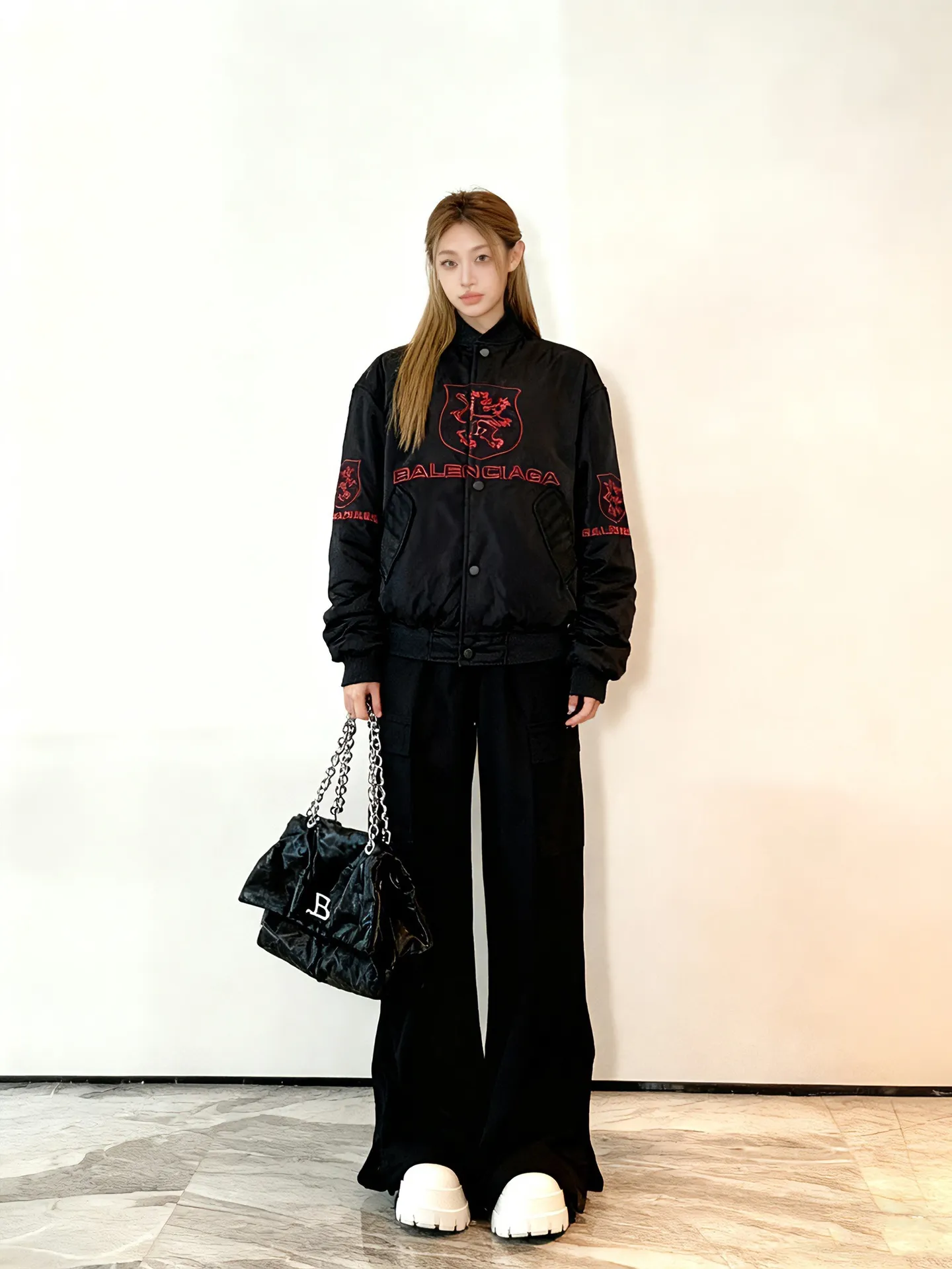 Balenciaga / Balenciaga Red Stripe Manchester United Embroidered Baseball Flight Padded Jacket Upper Body Consultation Pictureℹ️