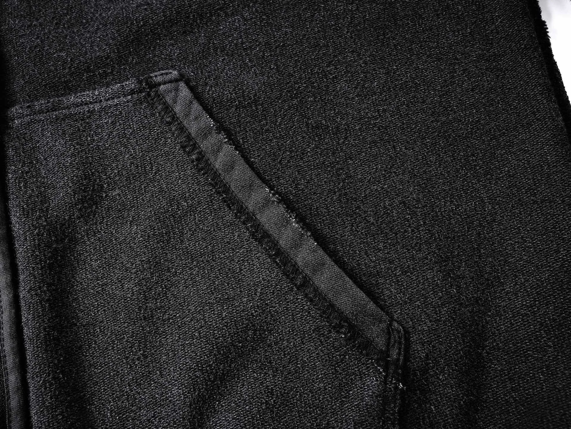 🅿️380 real photos [Top version. Official website quality] BALENCI*GA/Paris #2025 new style classic Coke wave spray LOGO embroidery on the reverse, washed, distressed and worn hooded sweatshirt. The ready-made garments are stitched on the reverse side and washed, with a full sense of design. Comparisons are welcome. The fabric is made of Paris ZP custom-woven and dyed cotton sweatshirts. Weighing 460 grams, the cloth surface is clean. The cloth pattern is clear, soft and comfortable. The threads are dyed with no color difference. The classic letter LOGO is embroidered on the reverse using an imported Tajima embroidery machine. The effect is three-dimensional. Restore brick cabinet, adopt OS loose shoulder style. Same style for men and women. Code: BL259916 Color: washed black, size: XS S M L