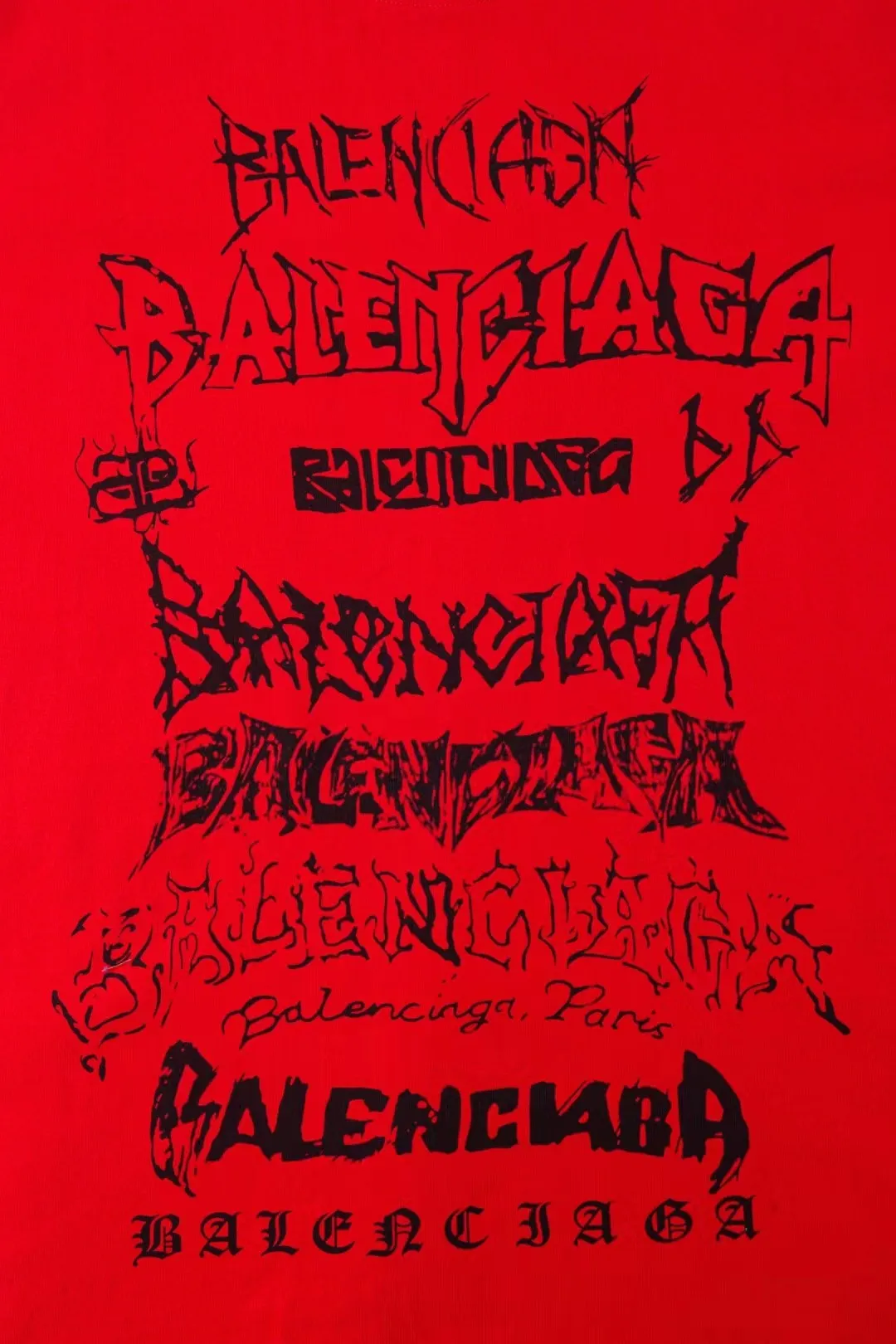 The top proven version of Balenciaga/Balenciaga 24SS Year of the Dragon hand-painted graffiti logo fully printed short-sleeved T-shirt everyone has been waiting for! The Year of the Dragon limited edition is finally available! The fabric is made of 16-count single combed compact spun 250g thickened plain weave fabric, washed and dyed on the panel. The front and rear left and right sleeve patterns are all made using an elliptical machine direct injection process. After scanning the pattern, the details of the panel are adjusted manually. Then use large cloth to repeatedly adjust the pattern on the board. The printing is delicate and neat. The ready-made garments are washed softly to ensure no shrinkage. Double-pressing technology is used. The pattern part uses graffiti-style Gothic fonts. The pattern effect is fully restored. The double-layer stitching on the back collar is firm and tight. The double-chain on the shoulders is routed. The hem is tight. The fabric is full of drape. The pattern is consistent. Customized and numbered washing. Only every detail is presented to the customer. Color: Chinese Red Size: S-XL P:280