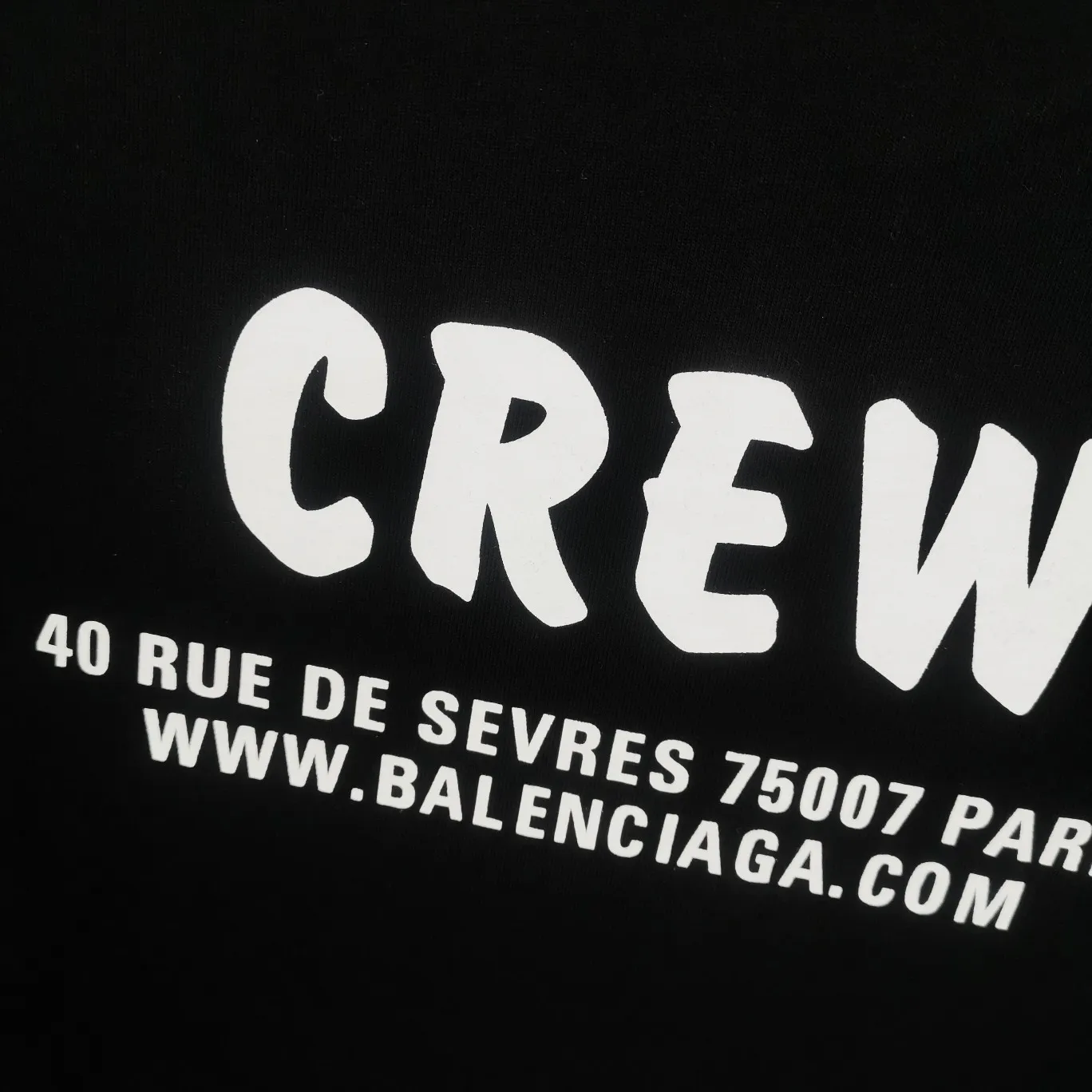 [Launched] Top tested version BALENCIAGA CREW staff limited edition short-sleeved t-shirt for male and female couples, pure cotton celebrity style. As a limited-edition short-sleeved shirt for Balenciaga’s 20th anniversary staff, it is full of Parisian feelings, highly recommended! ! The letters on the chest are also very simple and elegant, and the shape is super OS. The whole dress has been washed, and the 280g combed cotton fabric is very textured and you can touch it! High-definition imported glue and high-coverage screen printing on the chest, the dots are very precise. Color: Peach Pink Black White Size: XS-L P:250